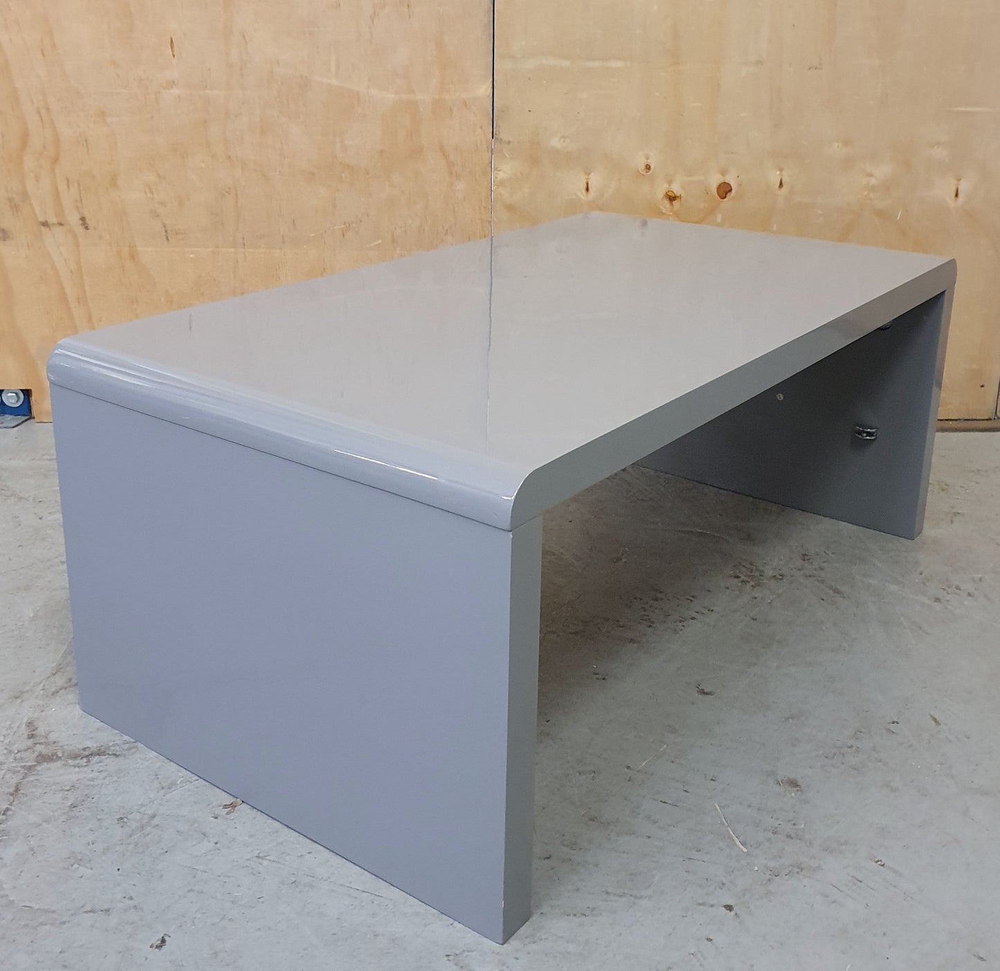 Large Curved Grey High Gloss Modern Coffee Table - 104046