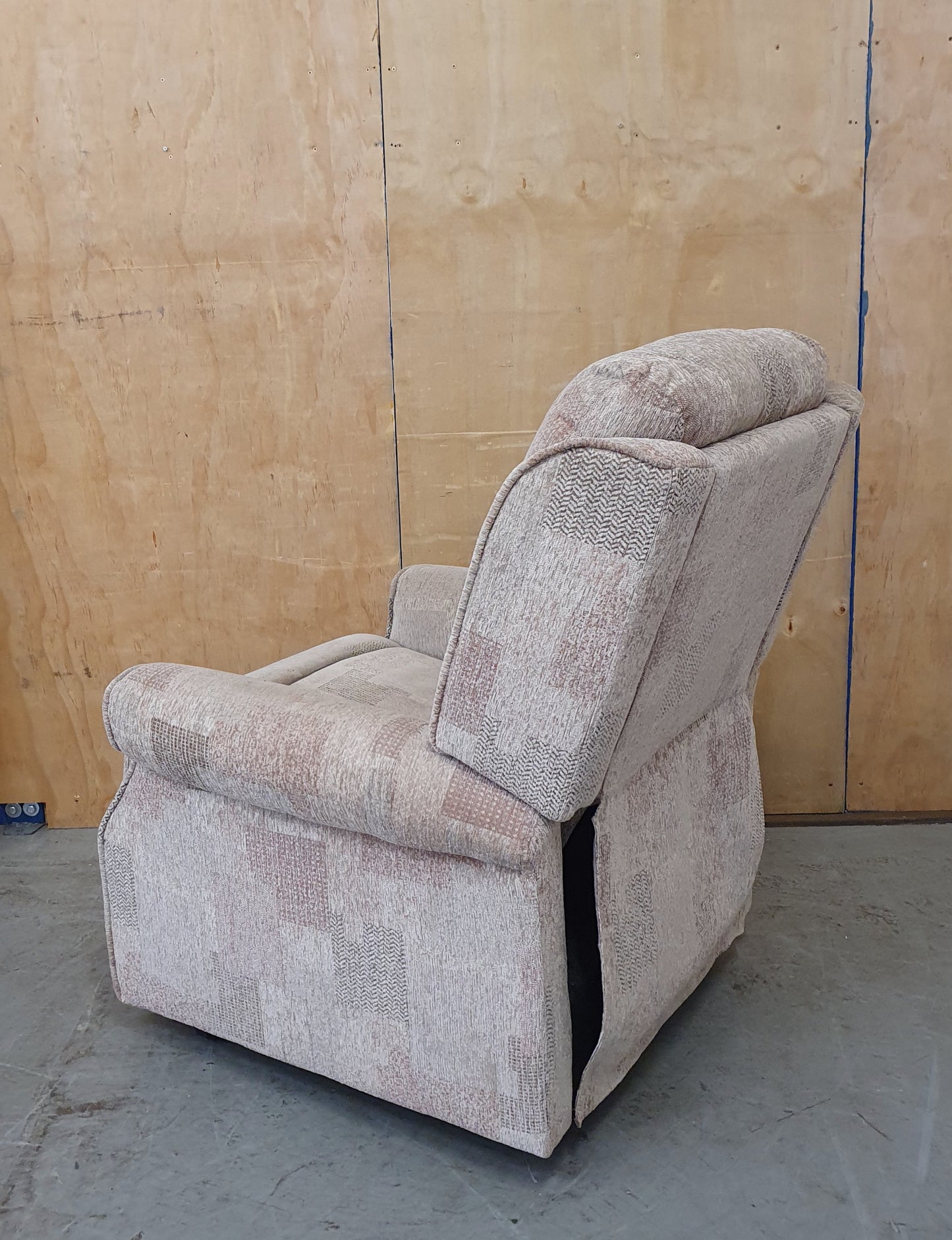 ELITE CARE Dual Motor Electric Riser and Recliner Armchair - 104184