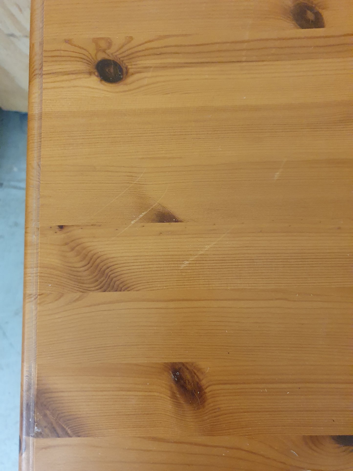2 Matching 3 Drawer Pine Bedside Cabinets - EL104526 / EL104527