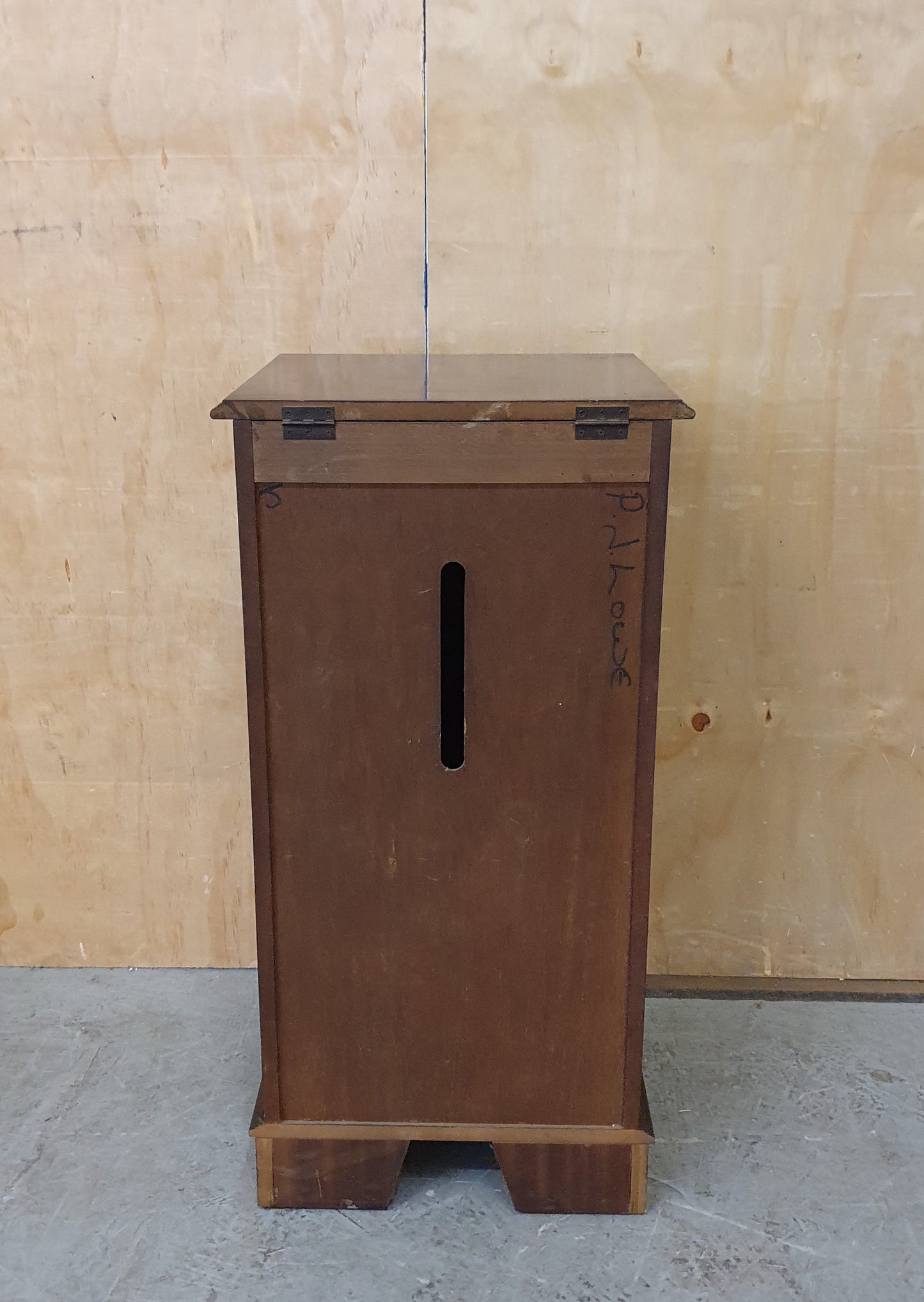 Mahogany Cabinet with Open Top Lid - 104420