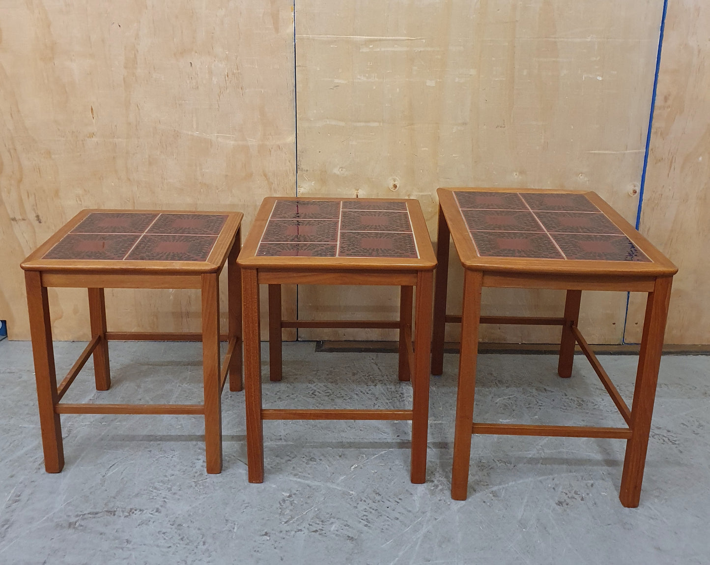Mid Century Design Nest of Tables - EL104219