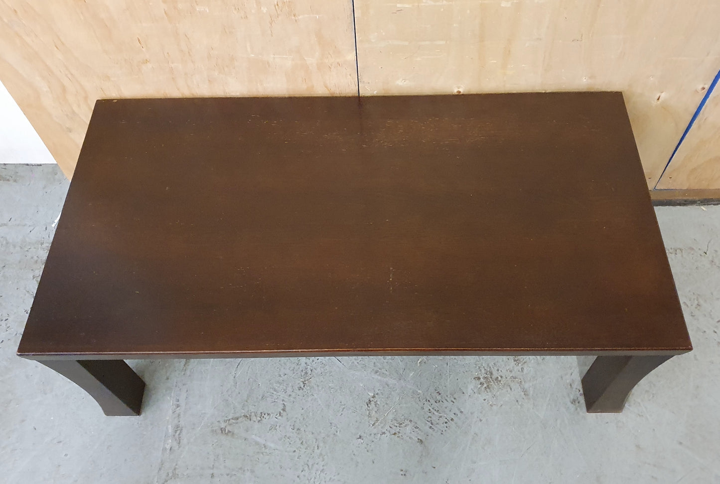 Large Heavy Duty Mahogany Coffee Table - 104291