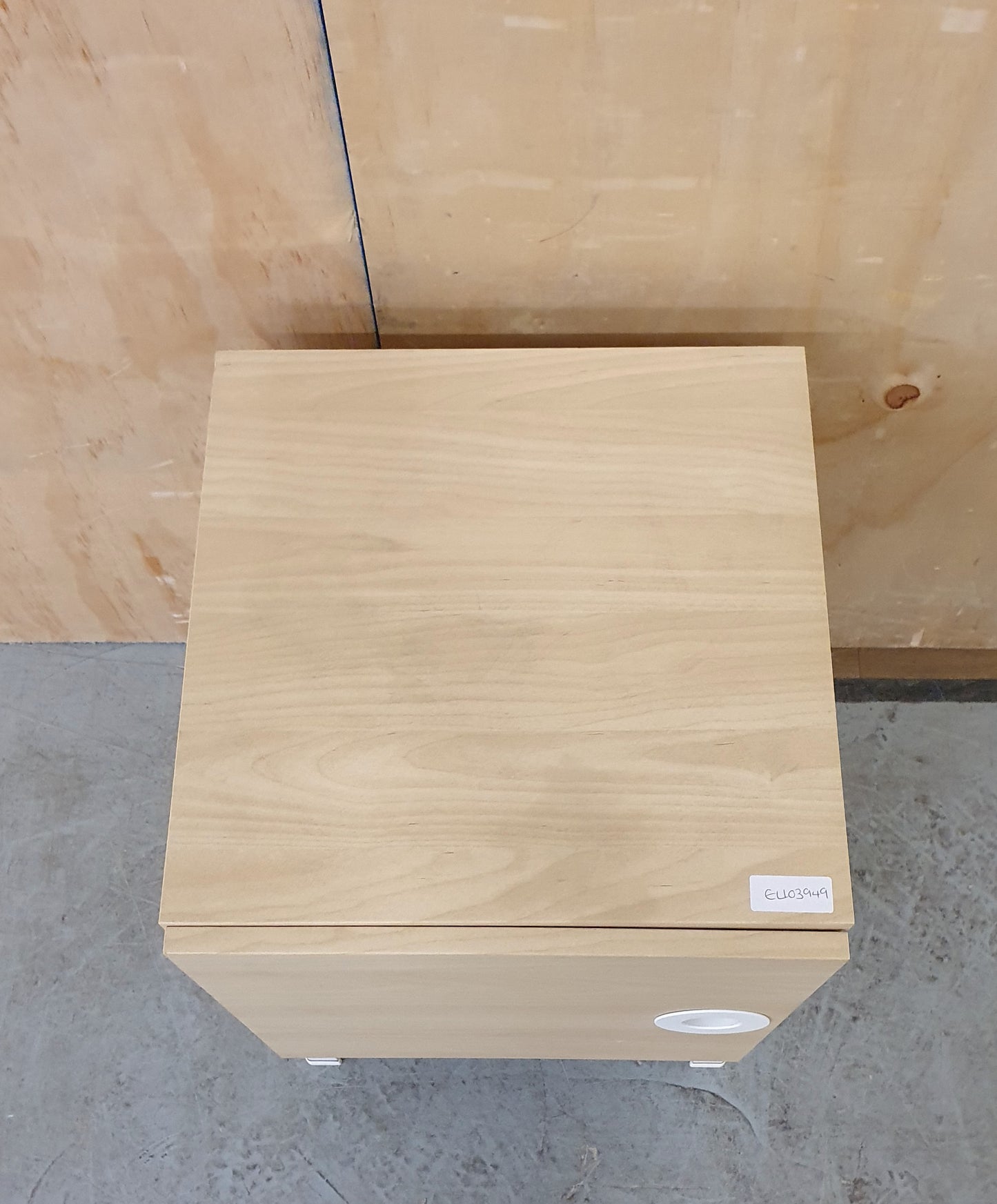 Single Wooden Bedside Cabinet with Circular Cut Out Handle and Internal Shelf - EL103949