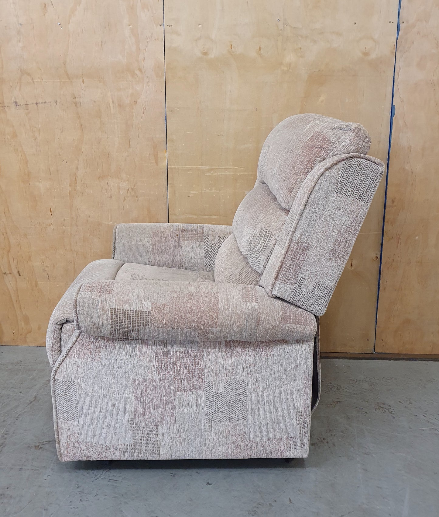 ELITE CARE Dual Motor Electric Riser and Recliner Armchair - 104184