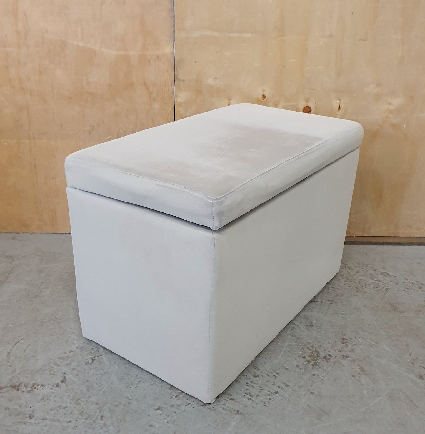 Small Grey Velvet Storage Ottoman - 104043