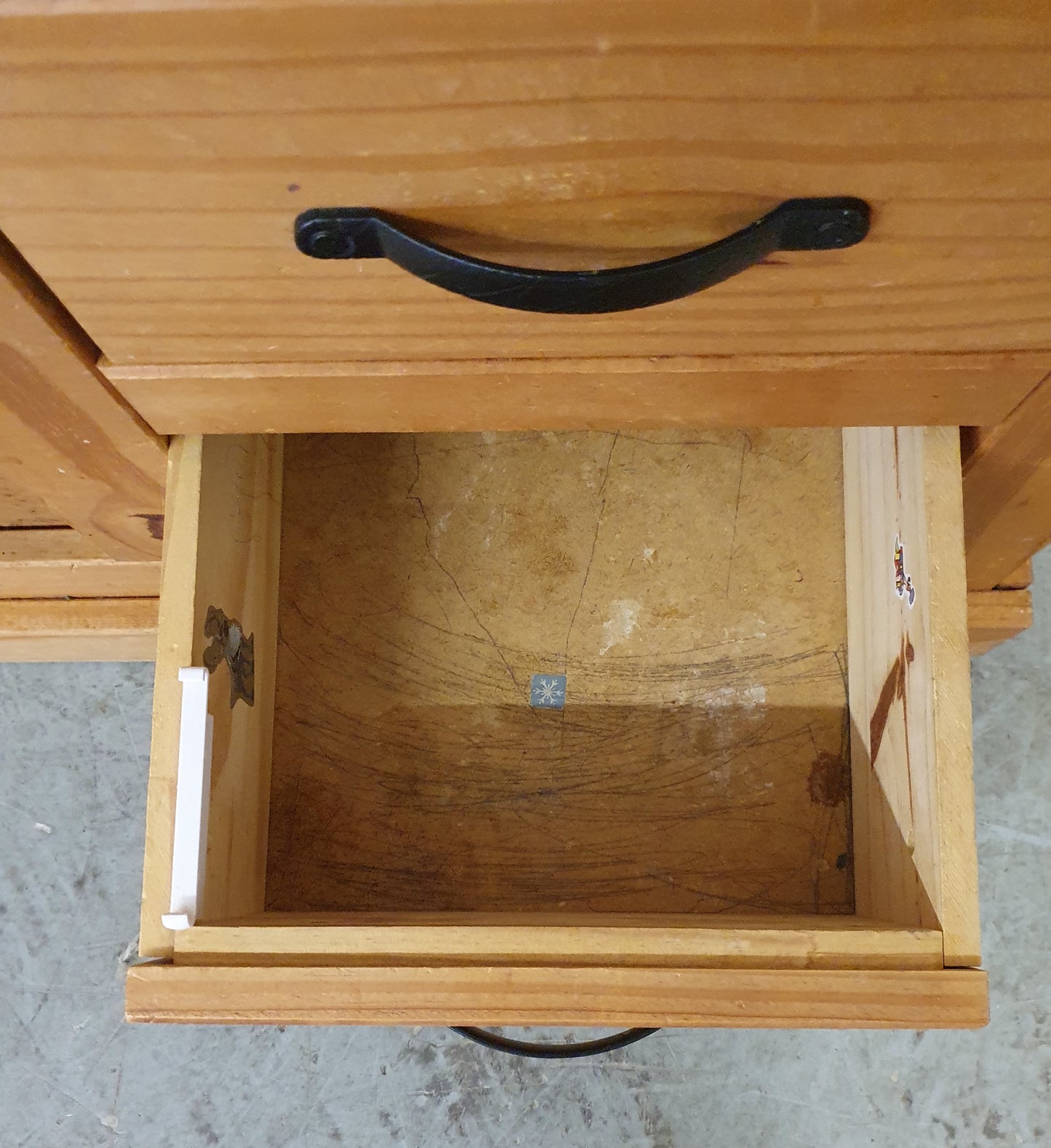 Pine TV Stand with 1 Door 2 Drawers and Centre Shelf - 104081