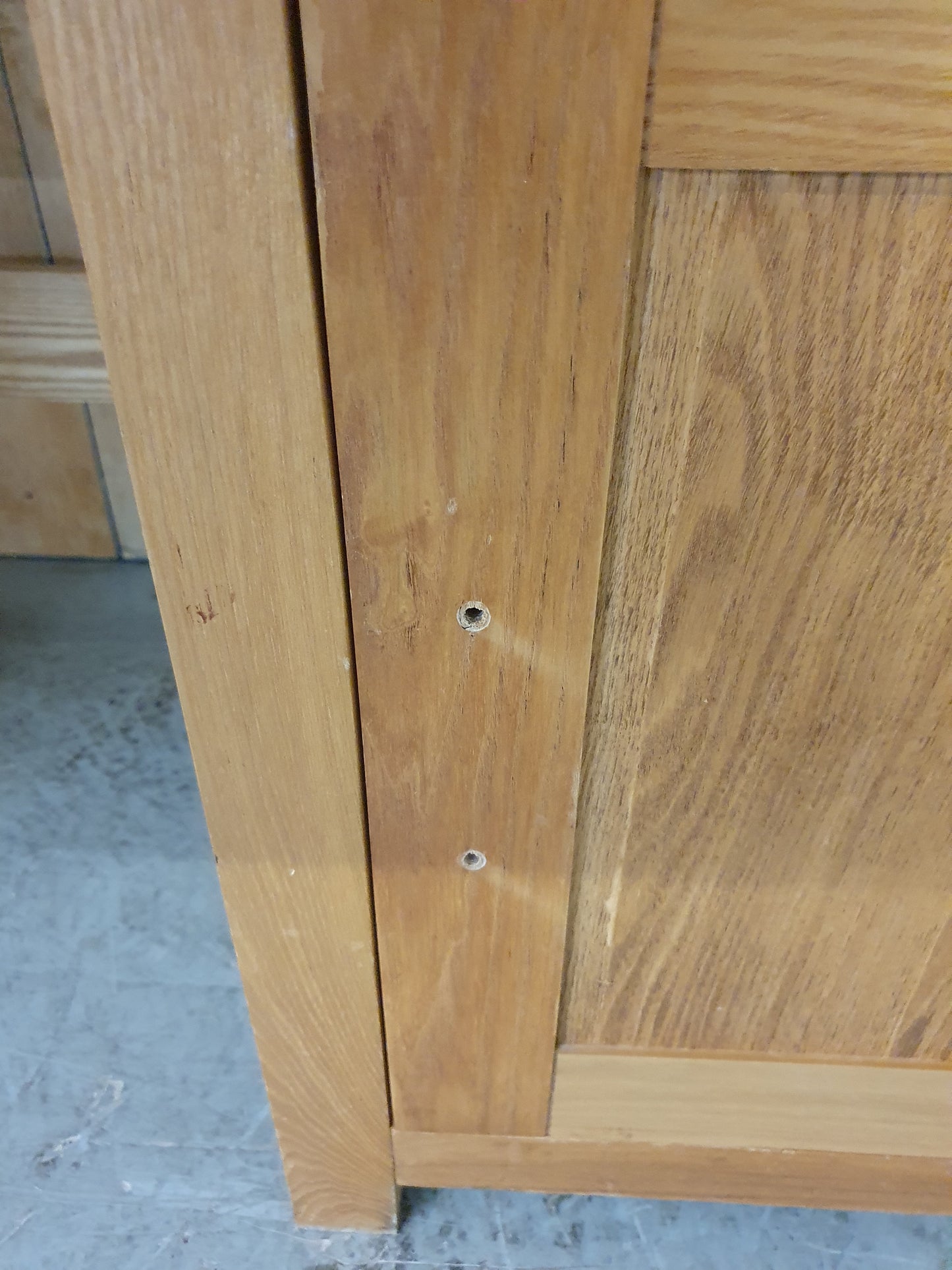 Large Solid Wood Desk with Pull Out Mid Section 1 Drawer and 2 Doors - 103860