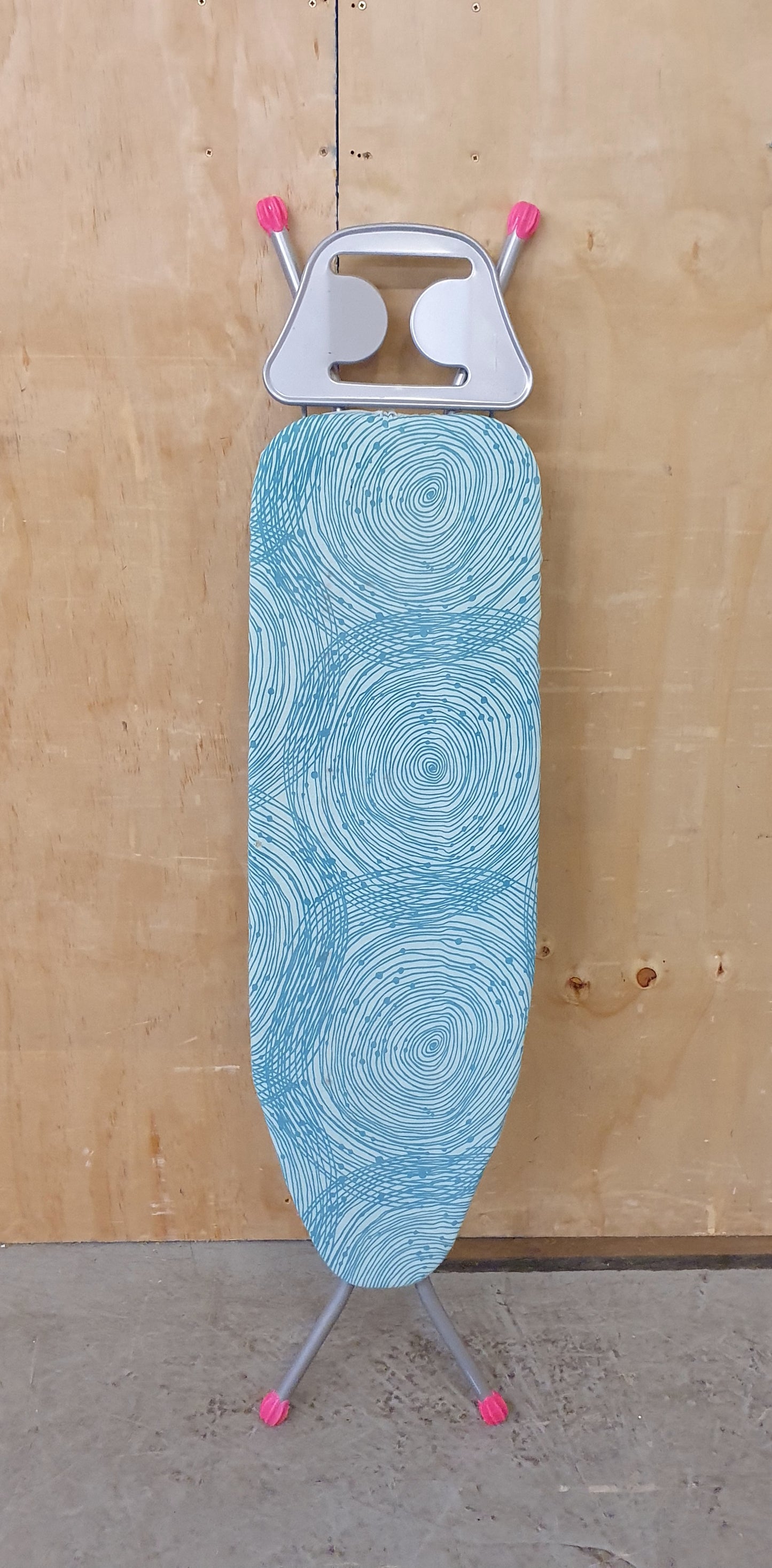 Collapsable Ironing Board - 104455