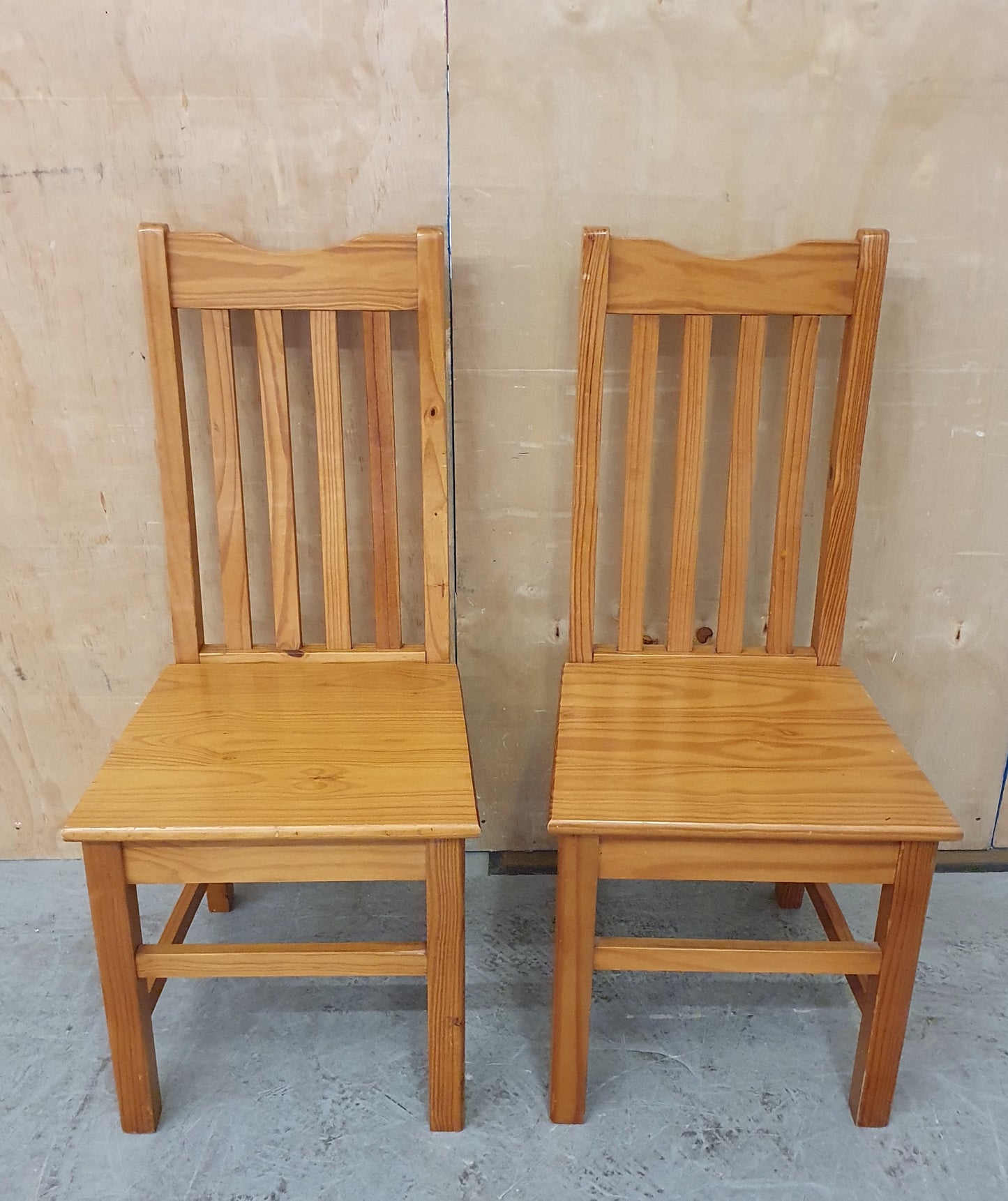 2 Matching Pine Dining Chairs - EL104391 / EL104392