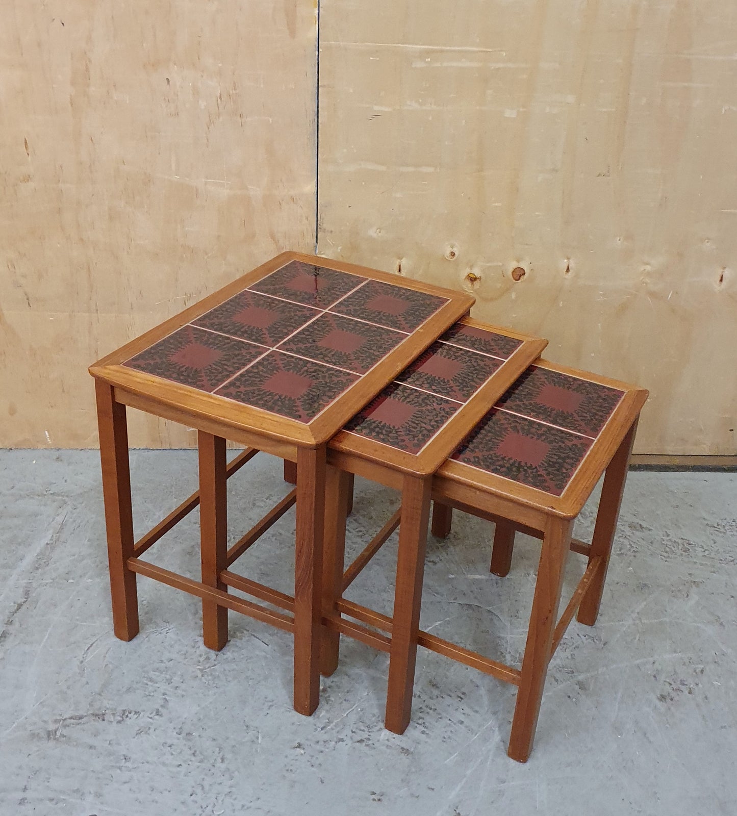 Mid Century Design Nest of Tables - EL104219