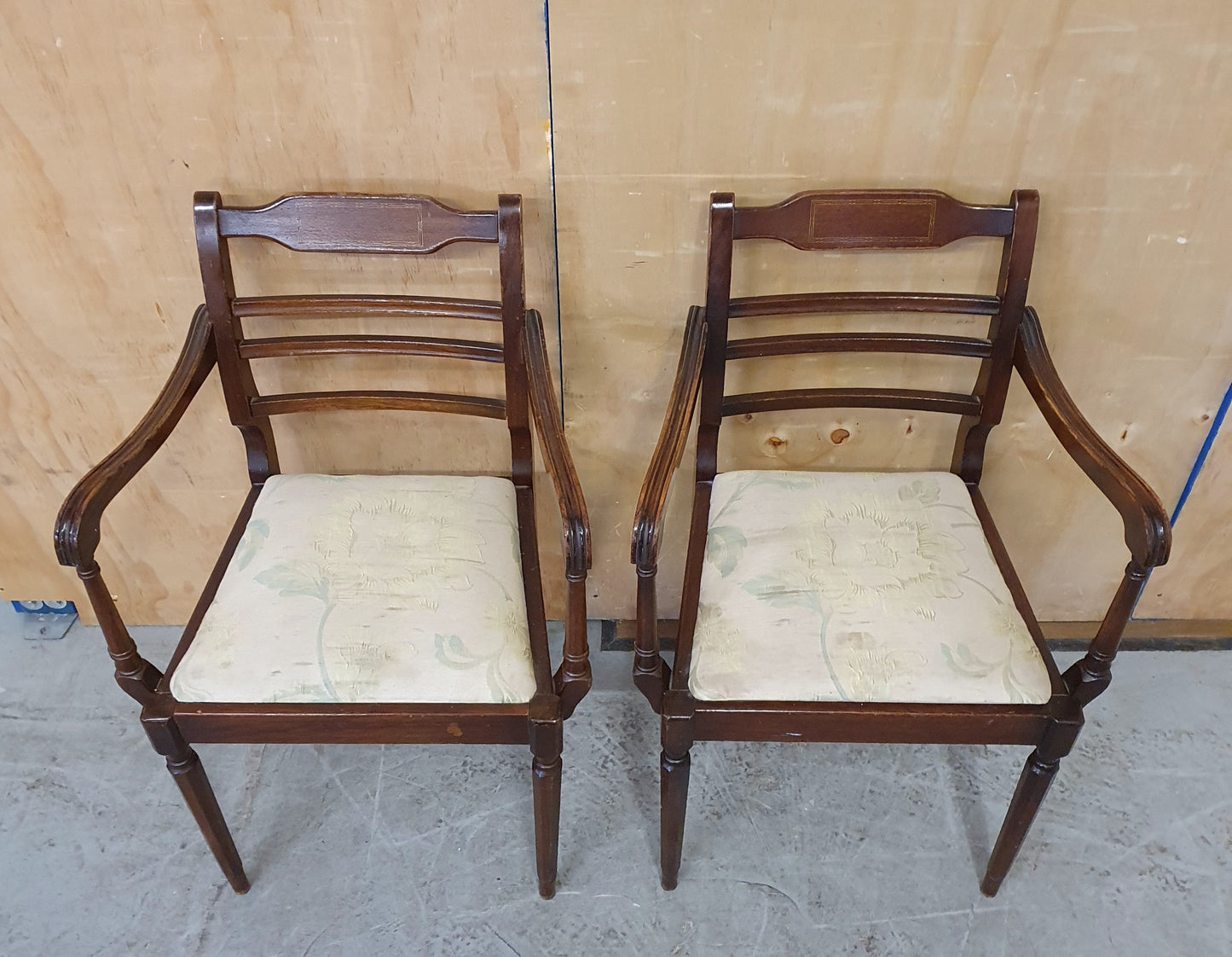 5 Matching Antique Mahogany Dining Chairs with Remavable Seats - 104146 / 104147 / 104148 / 104149 / 104150