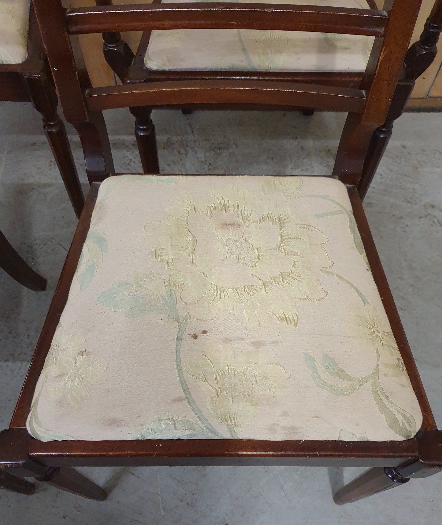 5 Matching Antique Mahogany Dining Chairs with Remavable Seats - 104146 / 104147 / 104148 / 104149 / 104150