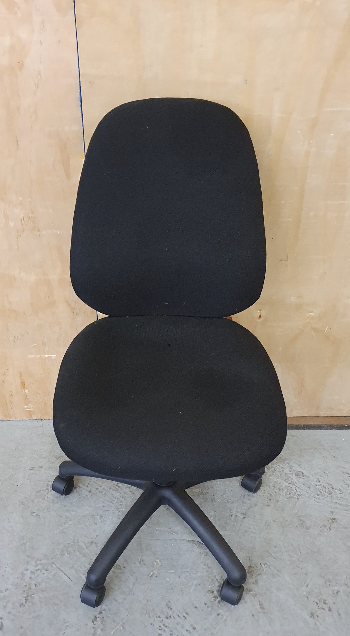 Black Fabric Office Chair on Castor Wheels - EL104062