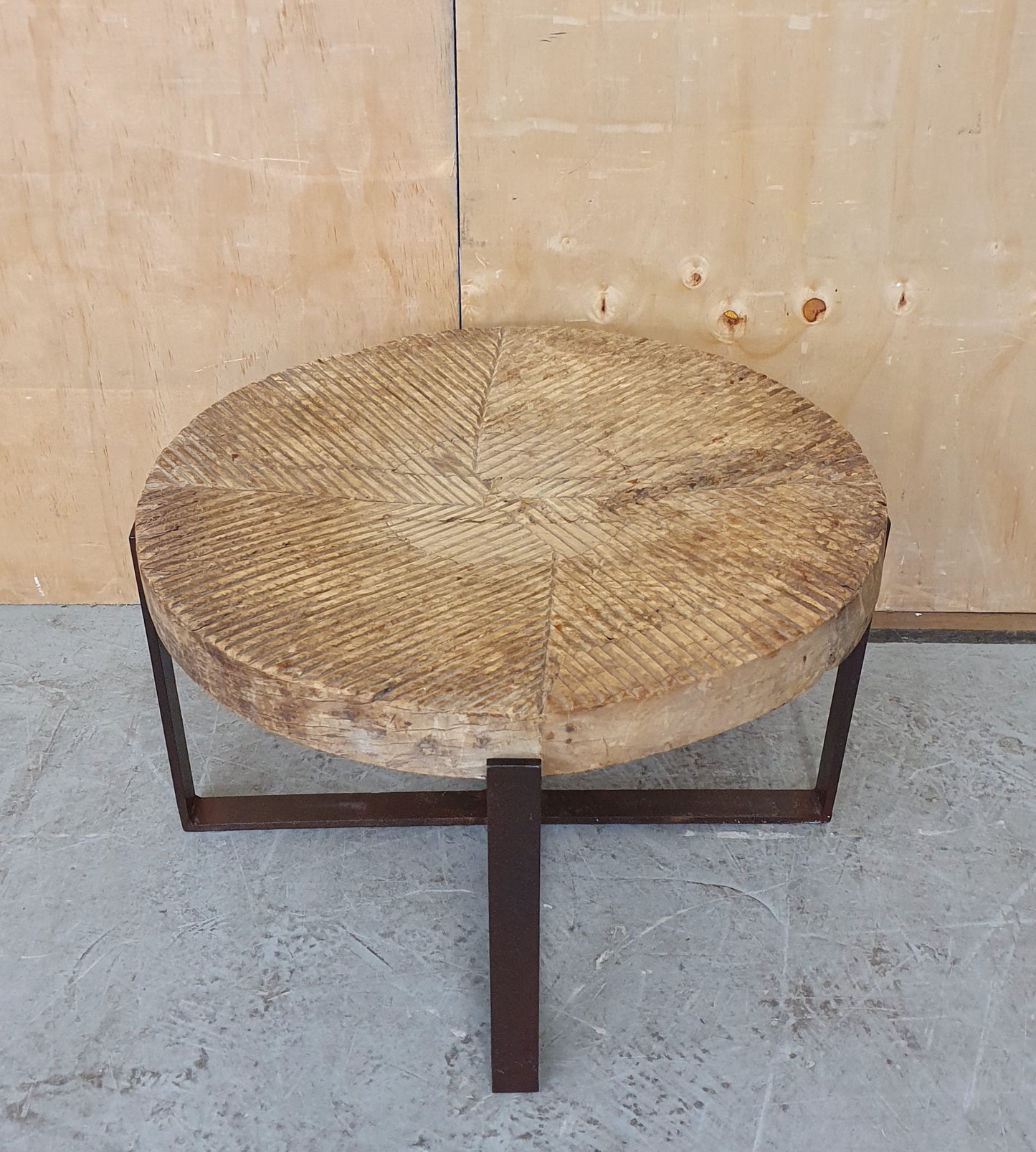 Round Wood Engraved Top Metal Frame Coffee Table - 104174