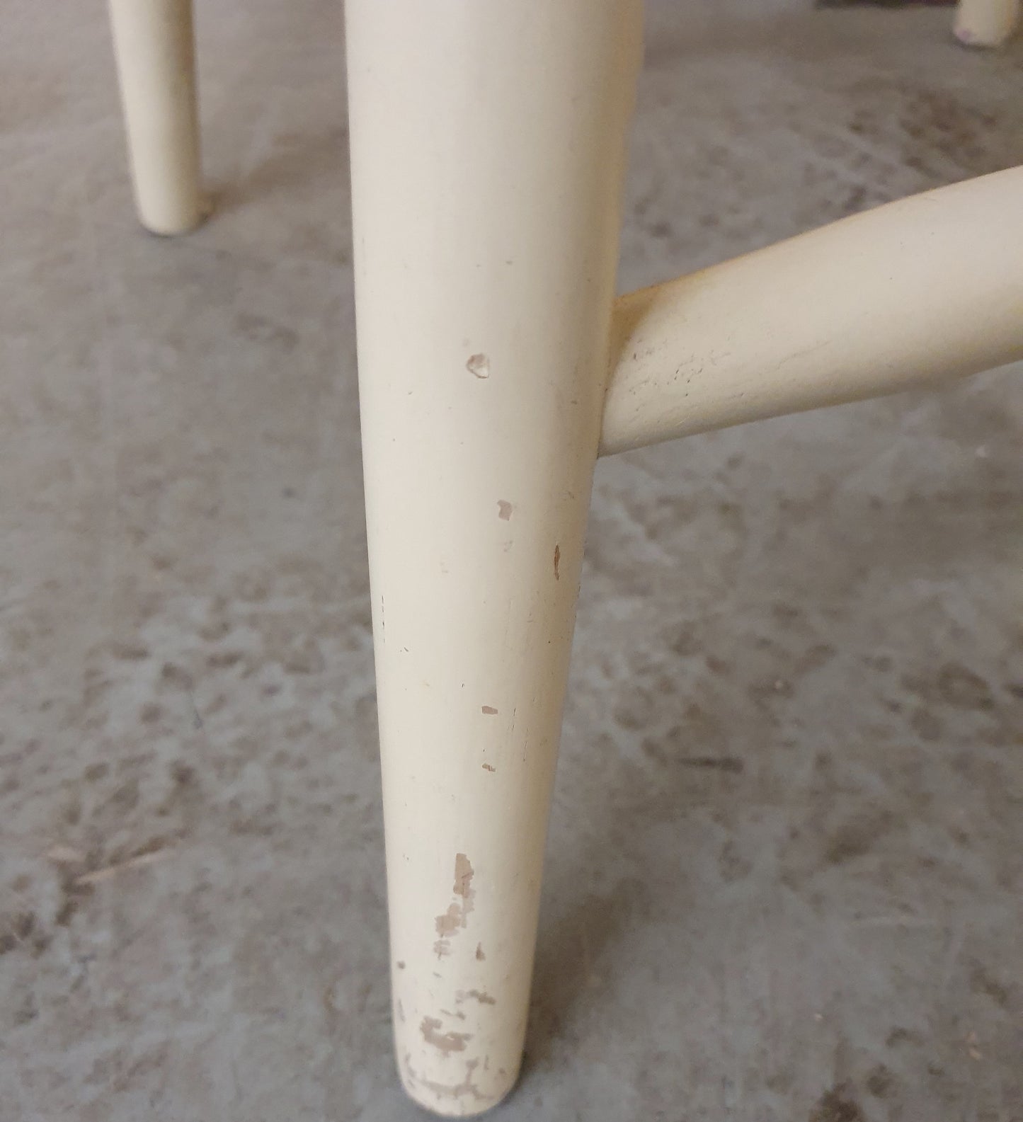 Single Wooden Spindle Back Chair - EL103995