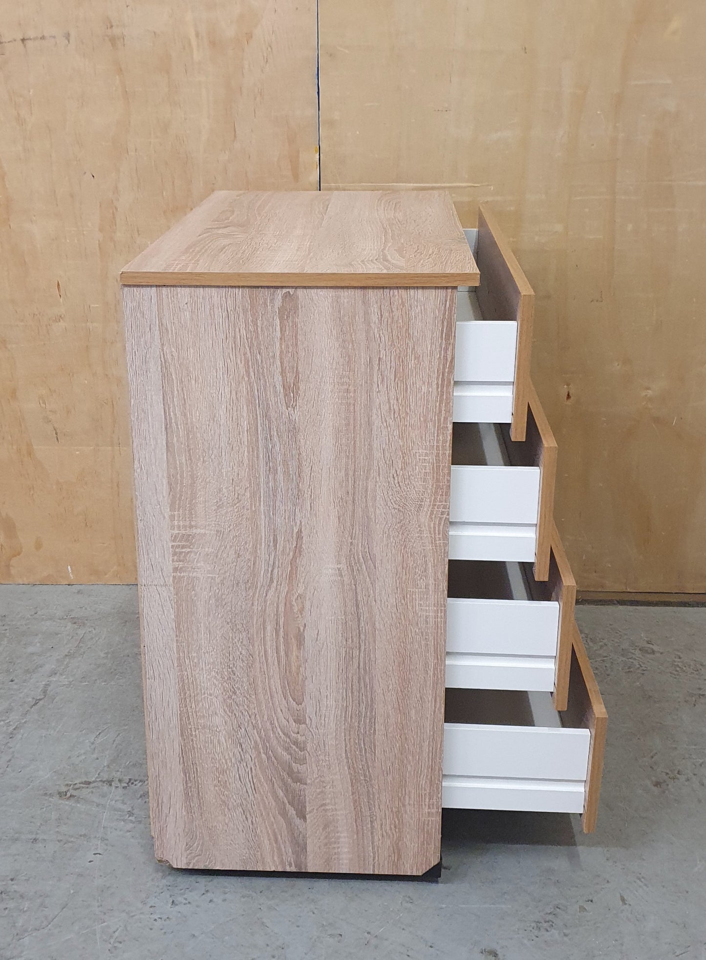 4 Drawer Wood Chest of Drawers - EL104530