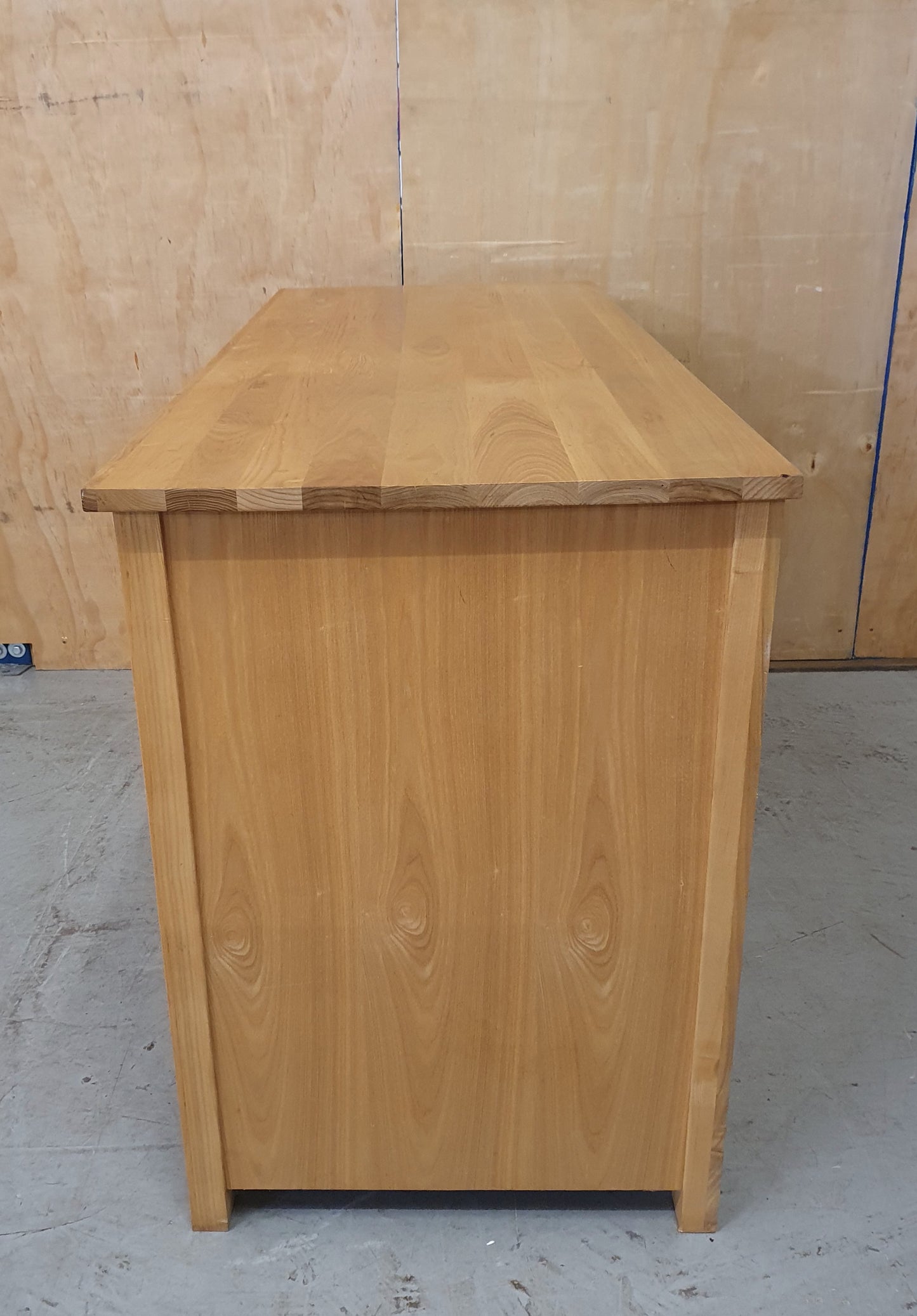 Large Solid Wood Desk with Pull Out Mid Section 1 Drawer and 2 Doors - 103860