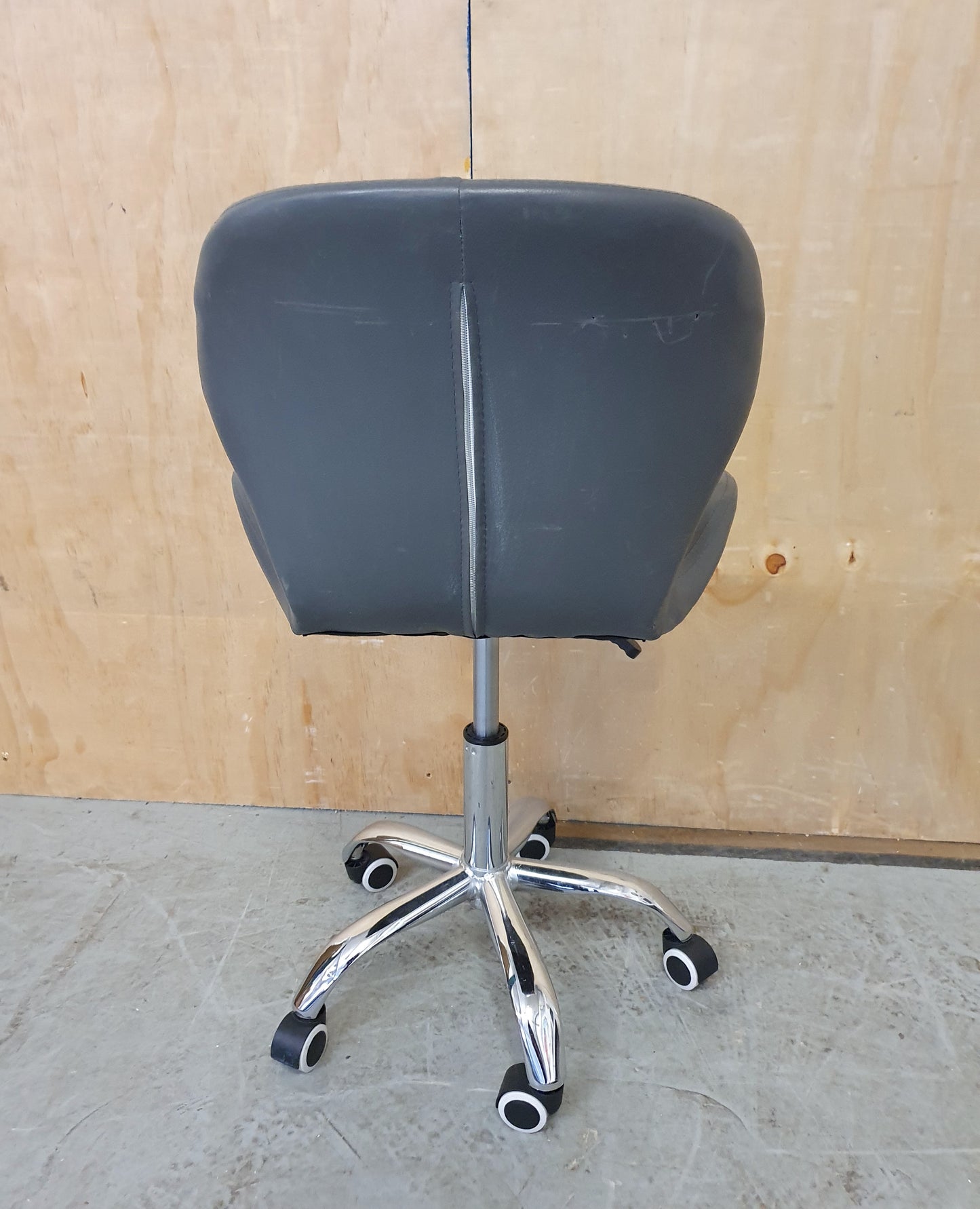Small Grey Padded Office Chair with Chrome Base - 104121