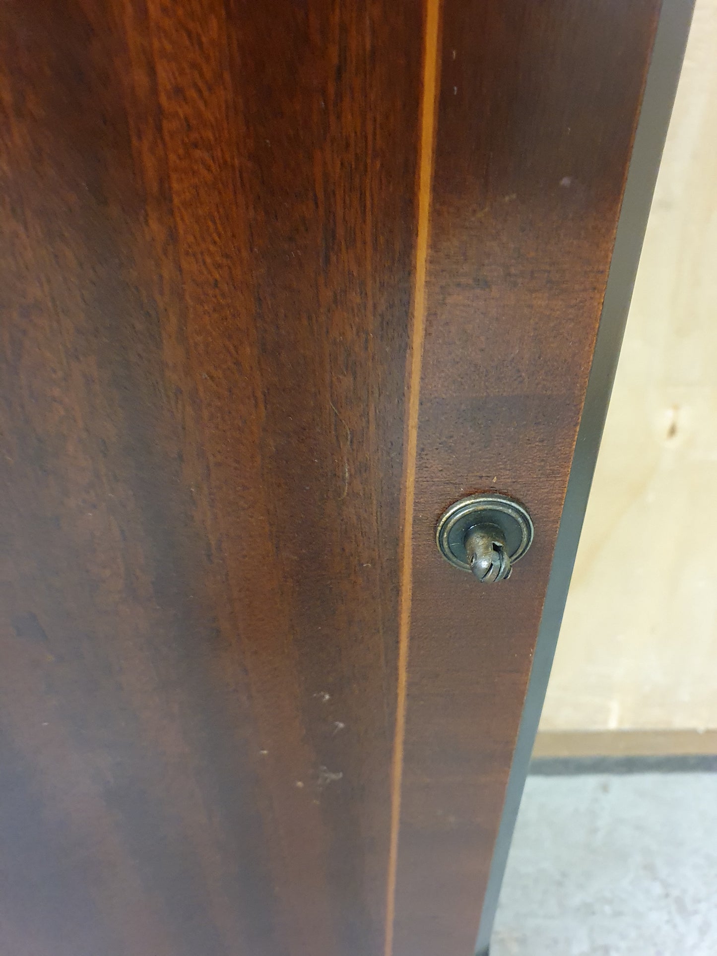 Mahogany Cabinet with Open Top Lid - 104420