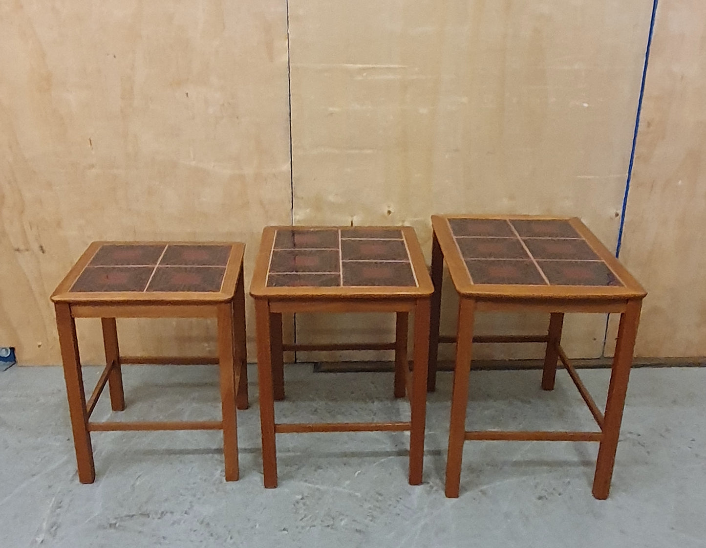 Mid Century Design Nest of Tables - EL104219