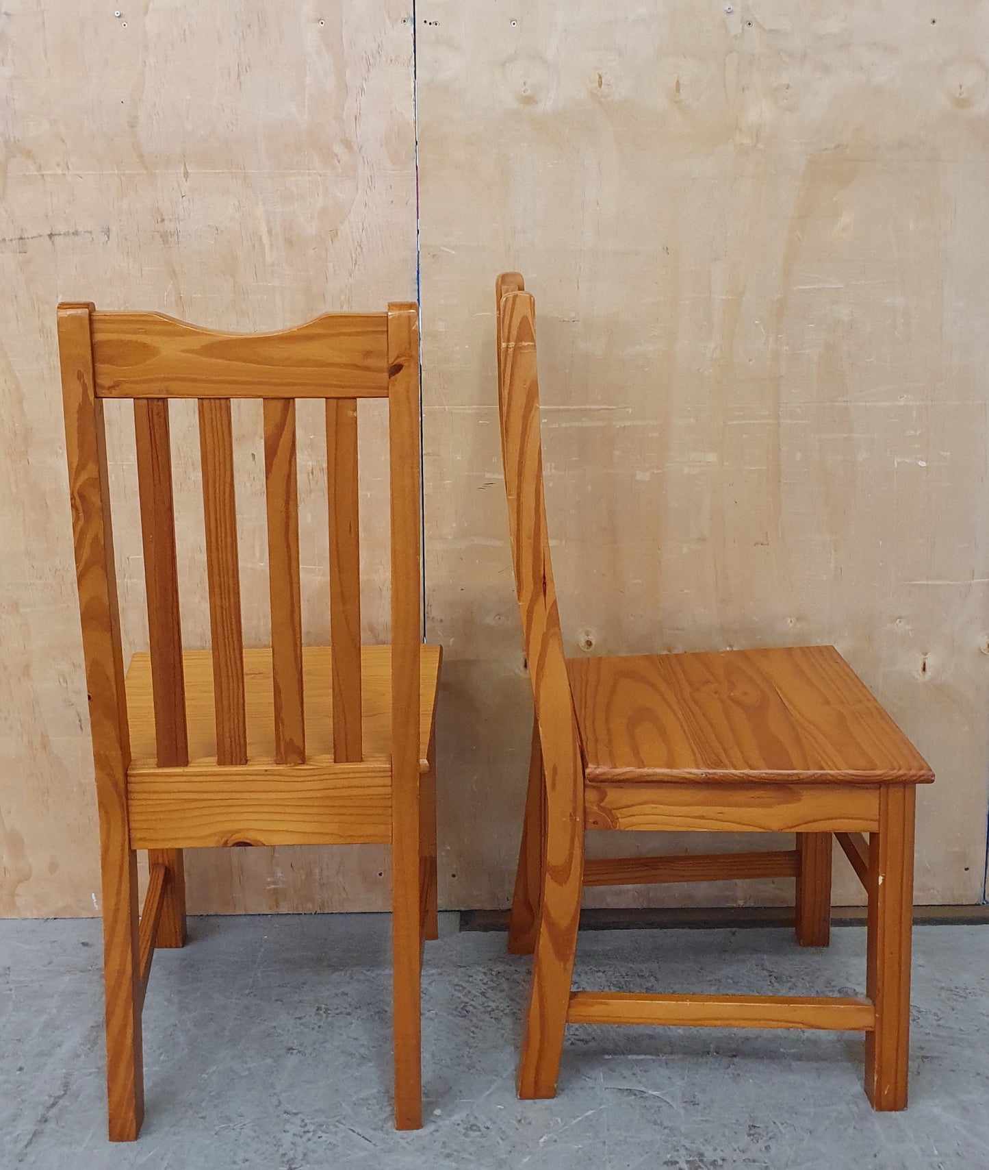 2 Matching Pine Dining Chairs - EL104391 / EL104392
