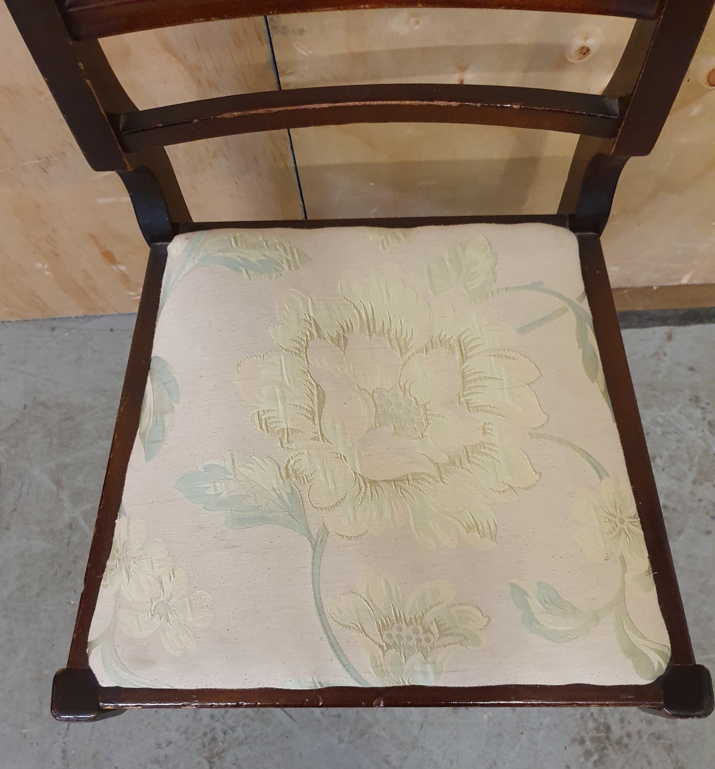 5 Matching Antique Mahogany Dining Chairs with Remavable Seats - 104146 / 104147 / 104148 / 104149 / 104150