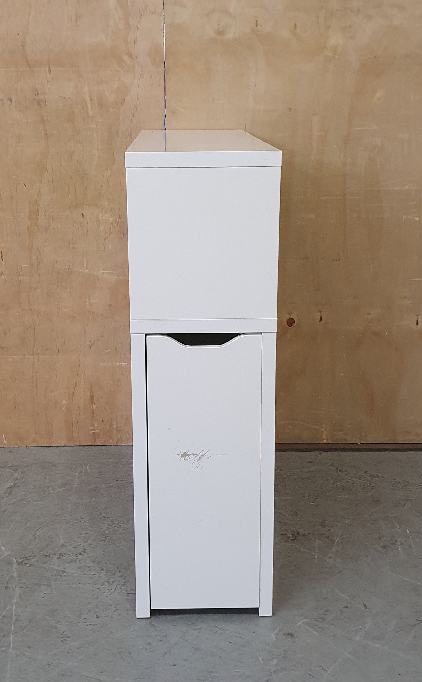 White and Lime Green Wodden Storage Unit with Pull-Out Drawer - EL104357