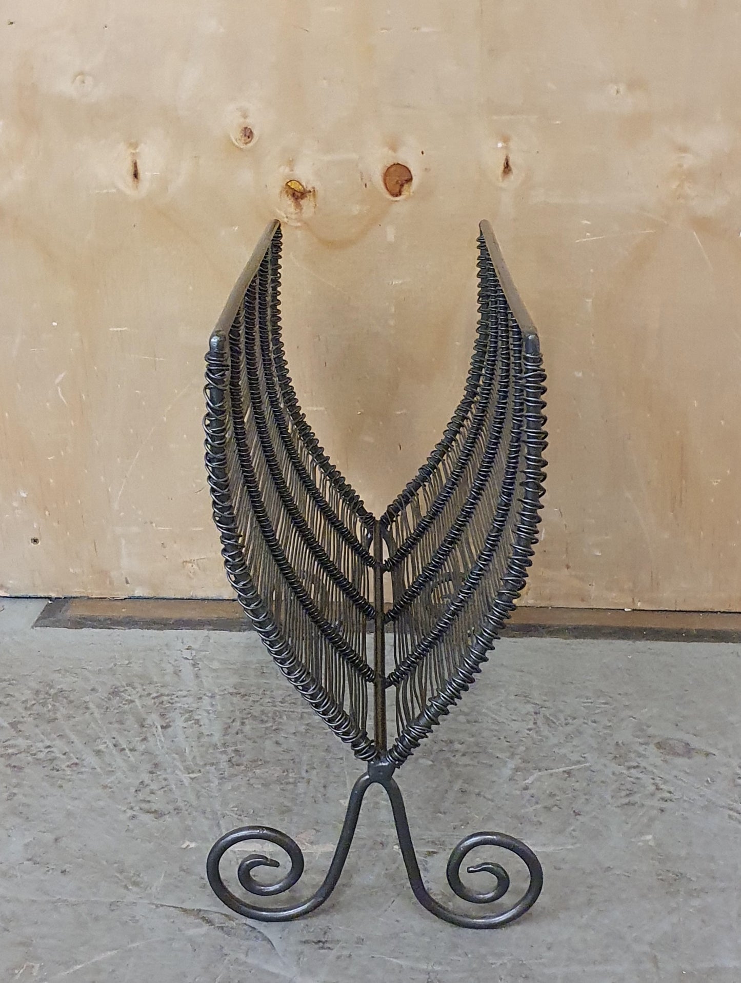 Metal Wire Magazine Rack - EL104441