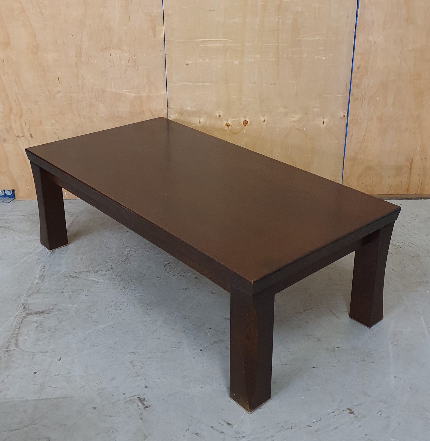 Large Heavy Duty Mahogany Coffee Table - 104291