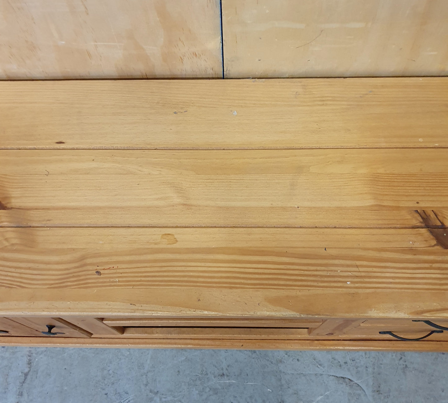 Pine TV Stand with 1 Door 2 Drawers and Centre Shelf - 104081
