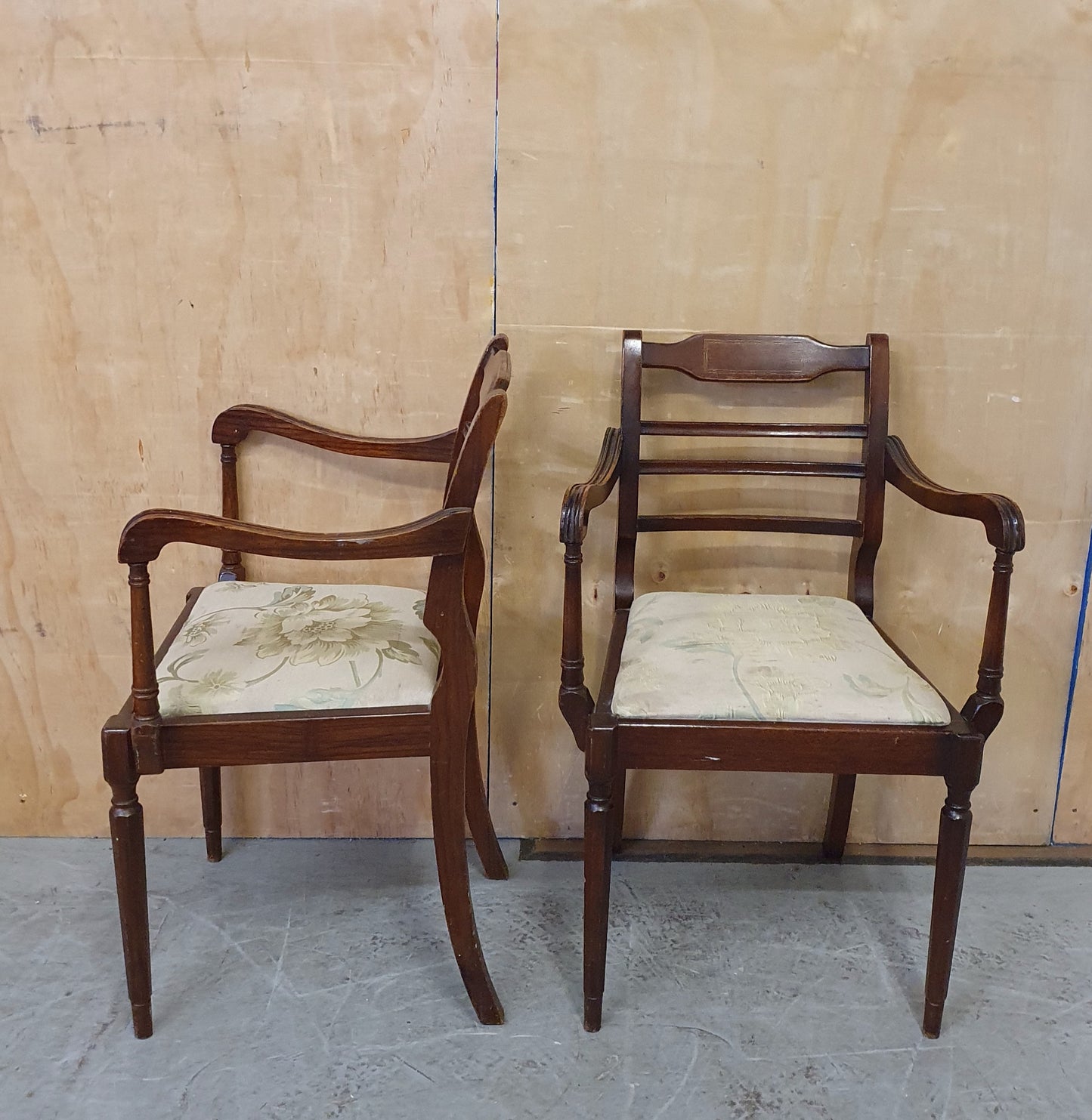 5 Matching Antique Mahogany Dining Chairs with Remavable Seats - 104146 / 104147 / 104148 / 104149 / 104150
