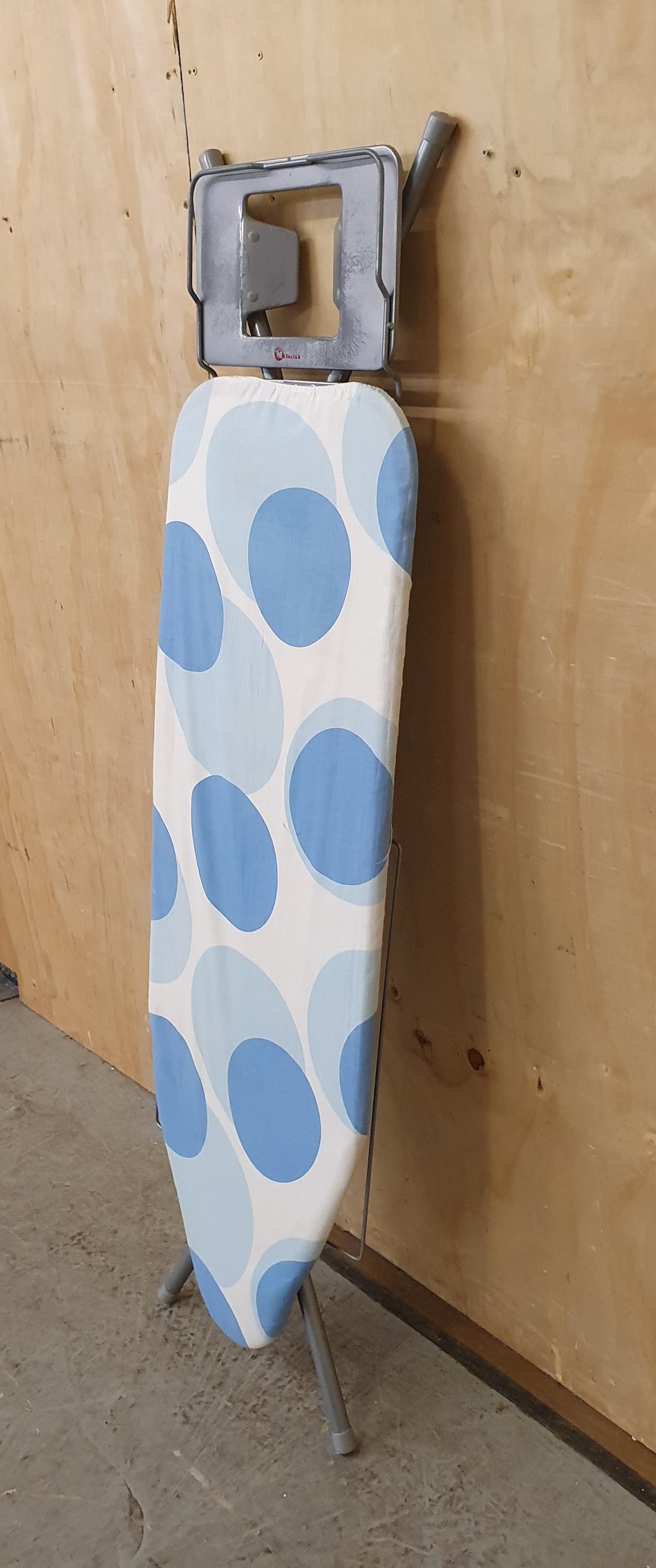 Collapsable Ironing Board - 104454