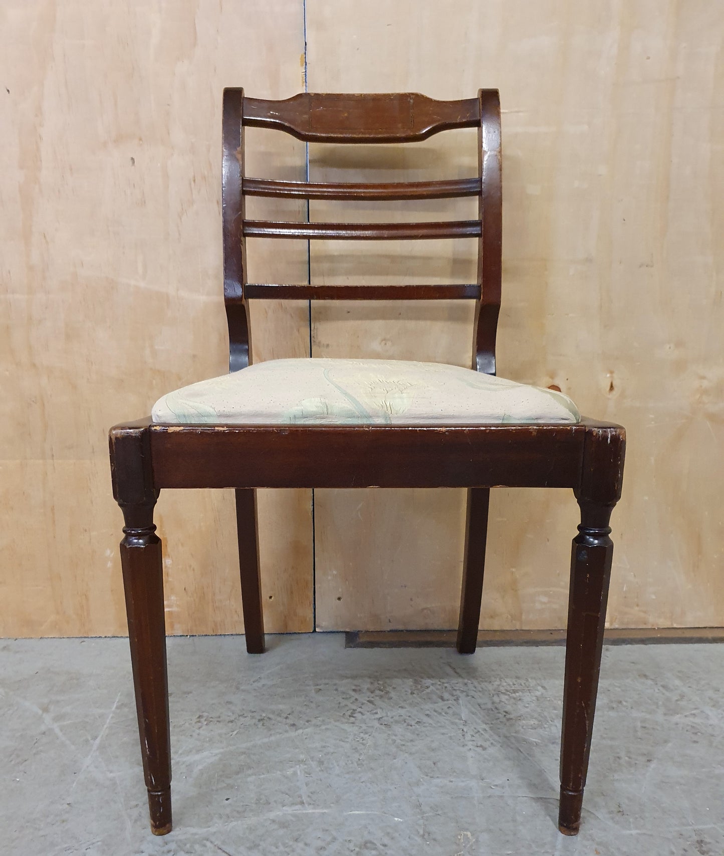 5 Matching Antique Mahogany Dining Chairs with Remavable Seats - 104146 / 104147 / 104148 / 104149 / 104150