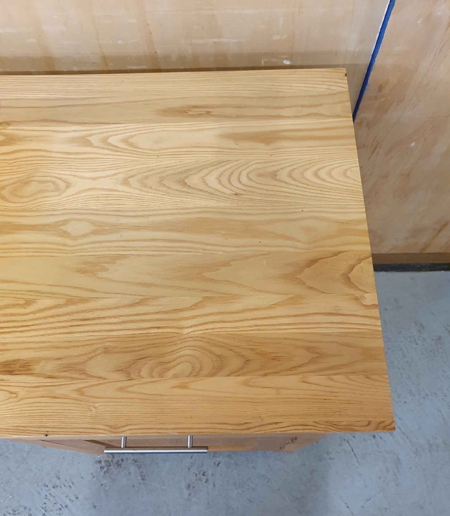 Large Solid Wood Desk with Pull Out Mid Section 1 Drawer and 2 Doors - 103860