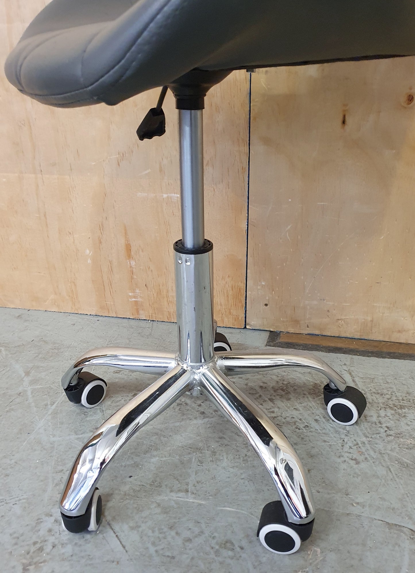 Small Grey Padded Office Chair with Chrome Base - 104121