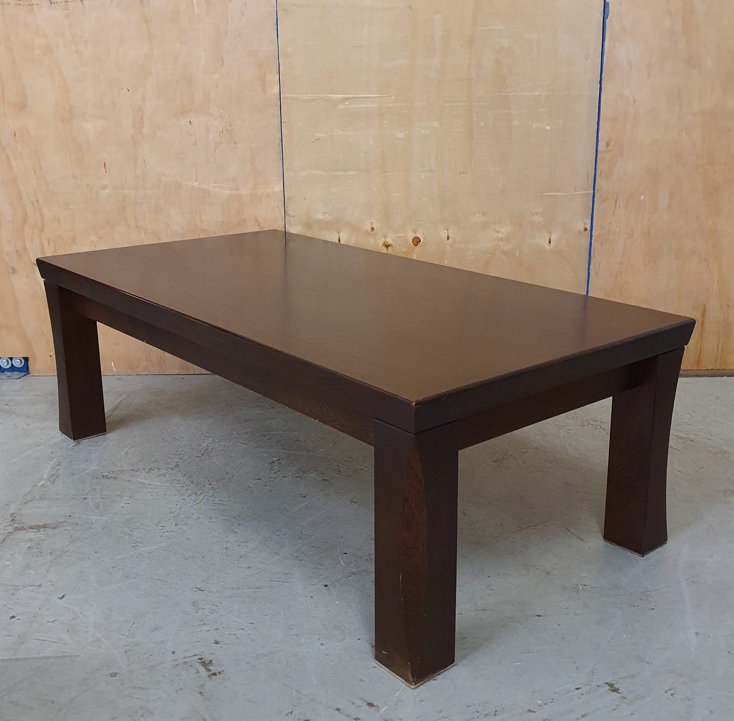 Large Heavy Duty Mahogany Coffee Table - 104291