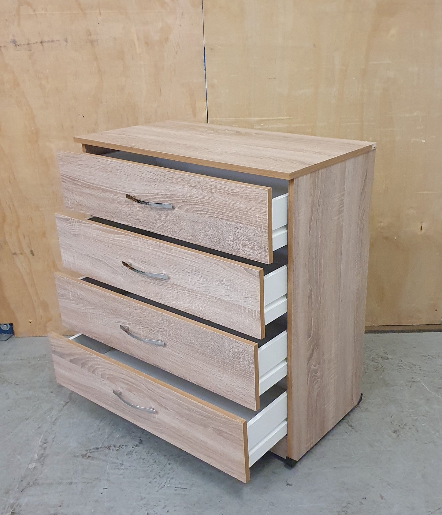 4 Drawer Wood Chest of Drawers - EL104530
