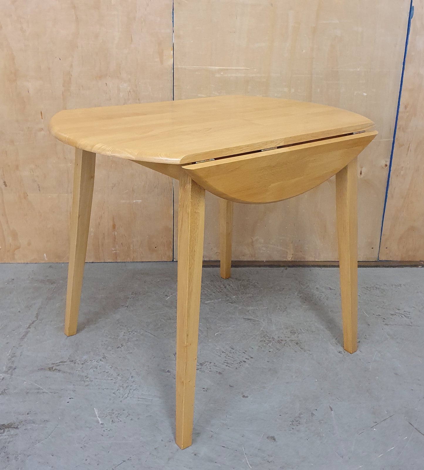 Pine Round Drop Leaf Dining Table - 104885