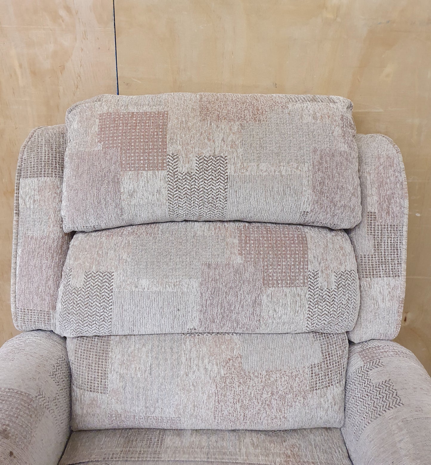 ELITE CARE Dual Motor Electric Riser and Recliner Armchair - 104184