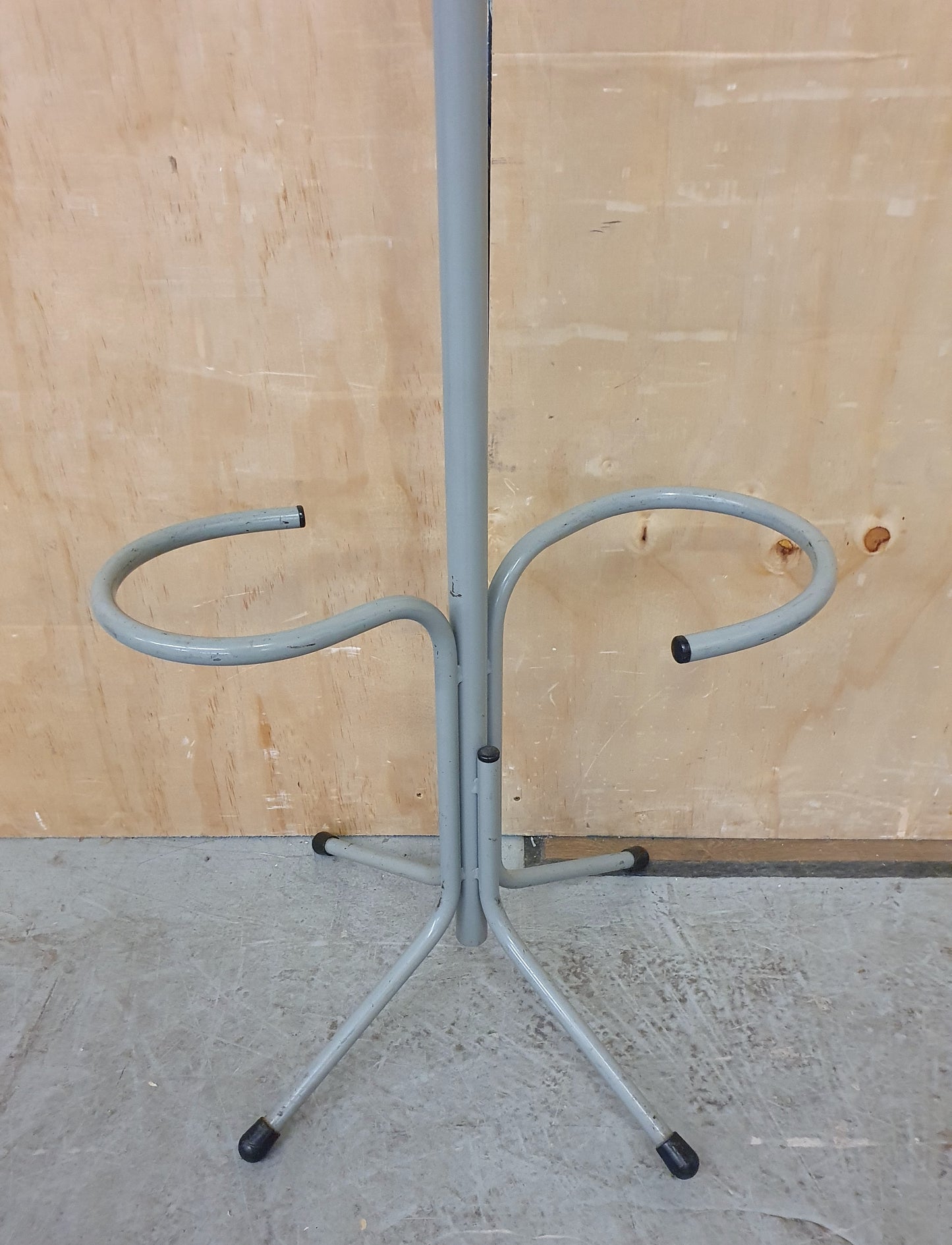 Grey Metal Freestanding Coat Stand - 040725-01