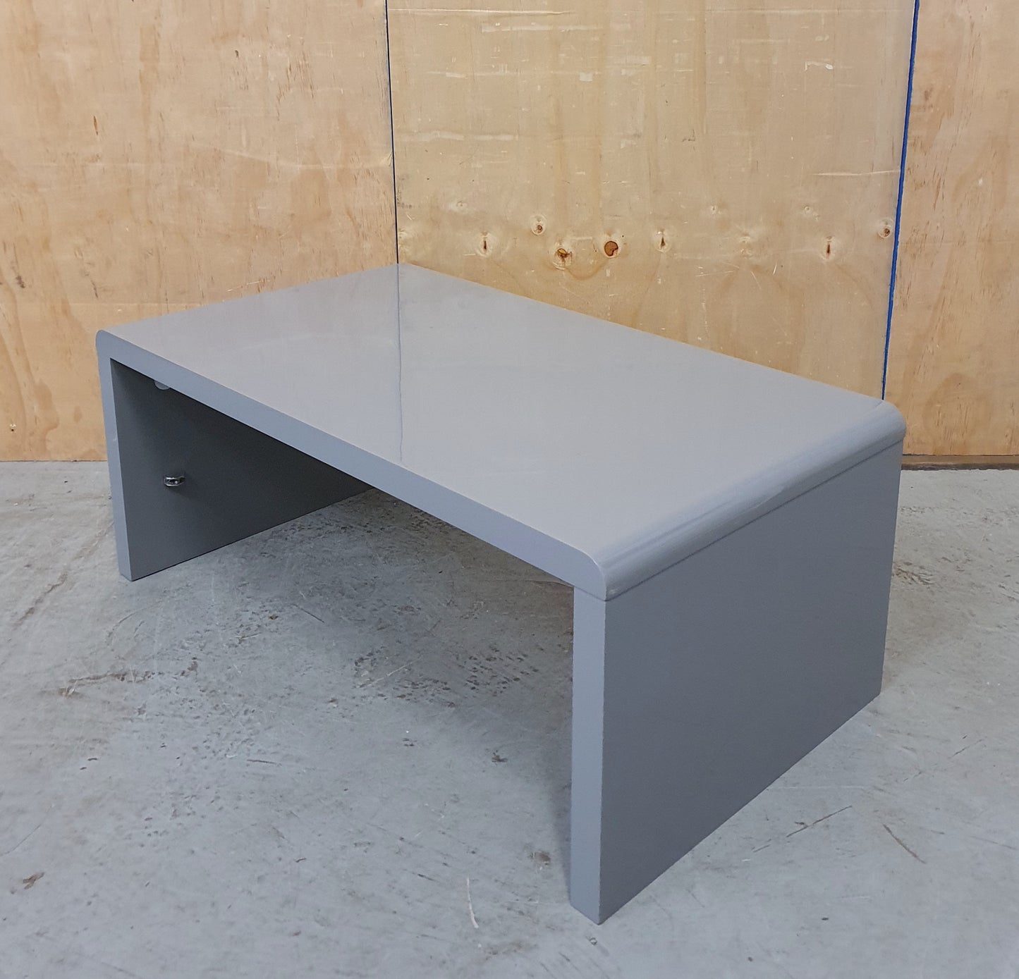 Large Curved Grey High Gloss Modern Coffee Table - 104046