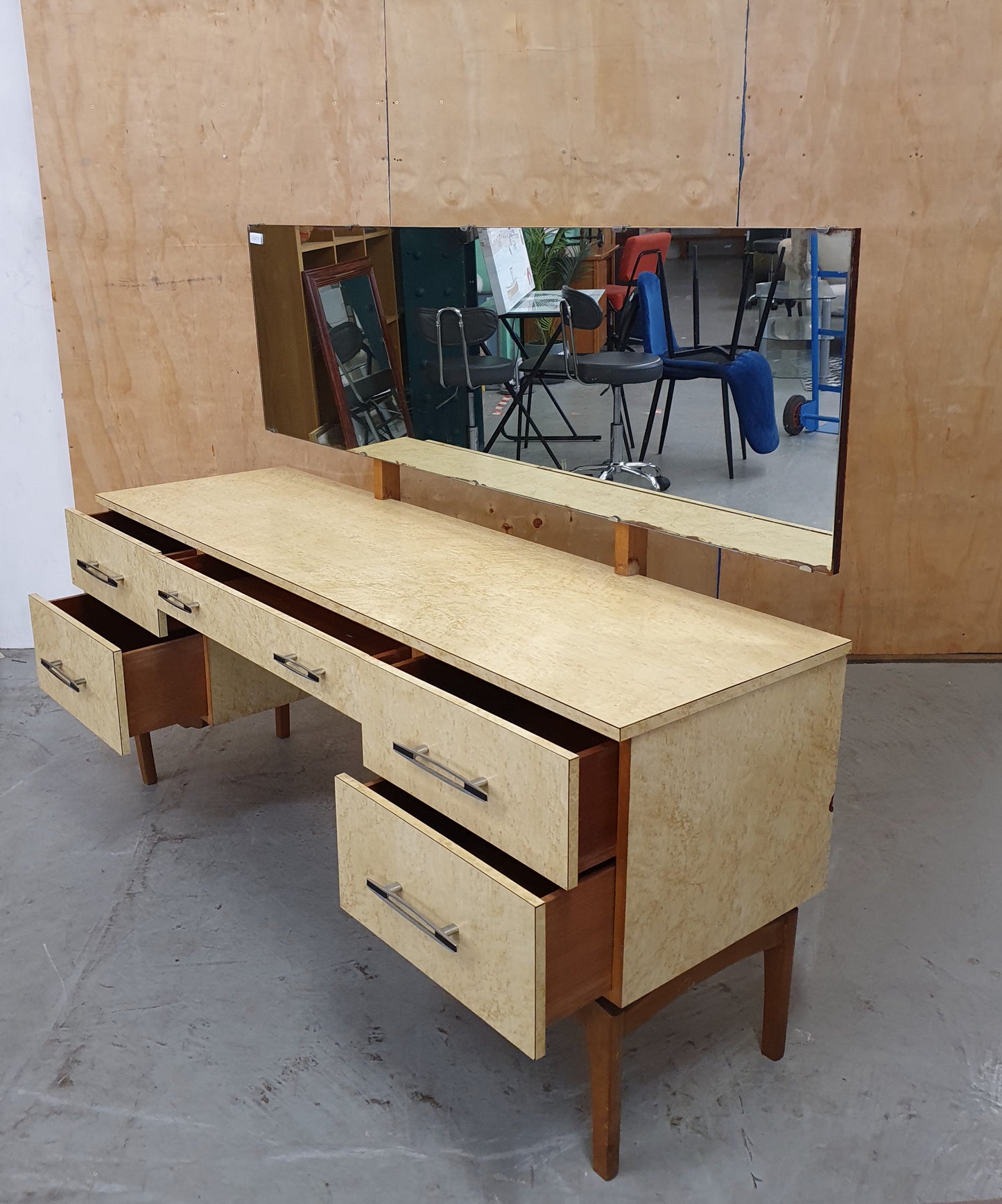 Vintage Wood Vaneer Beige Colour Dressing Table with Mirror - 103478