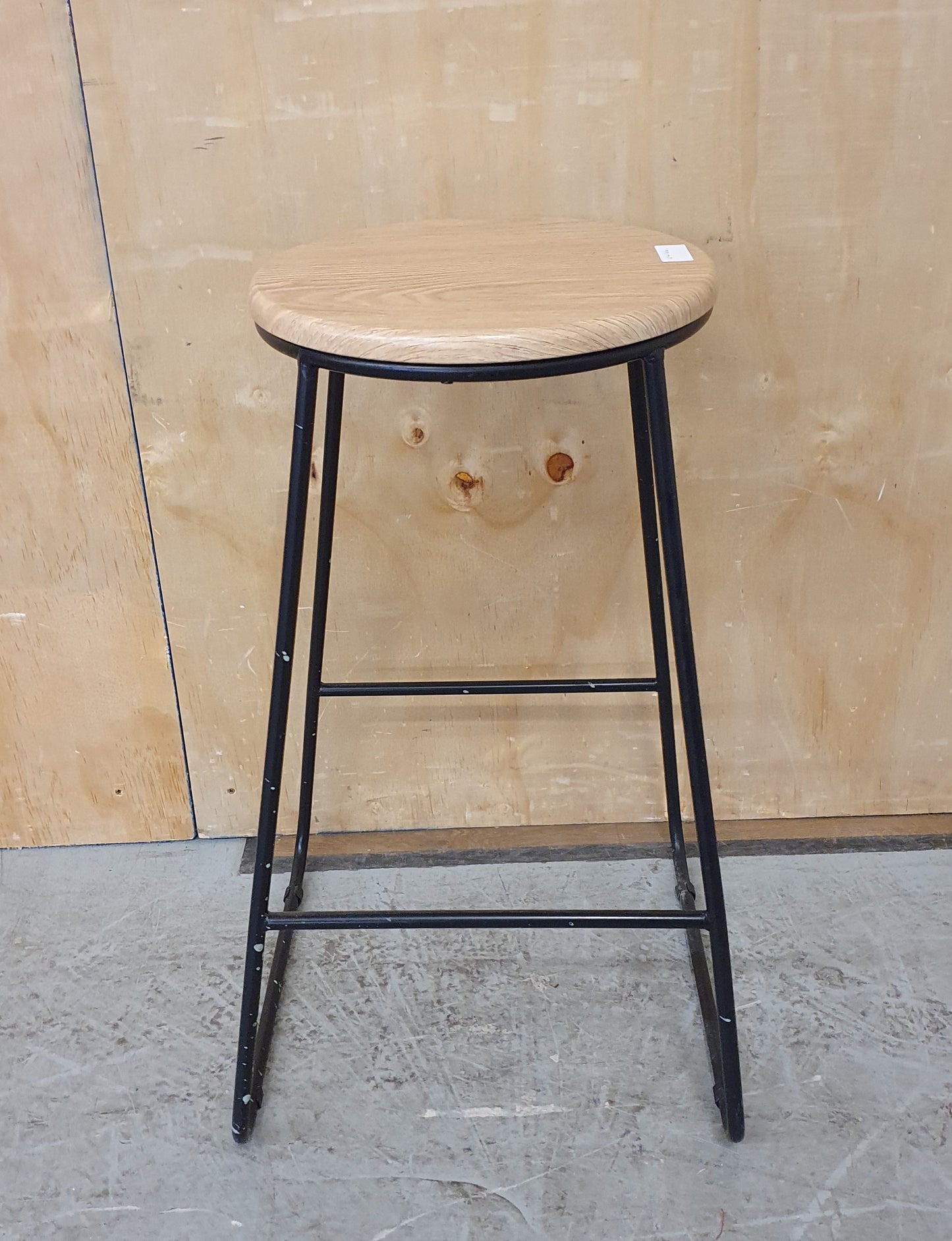 Single Round Wood Seat Bar Stool with Black Metal Frame - 104166