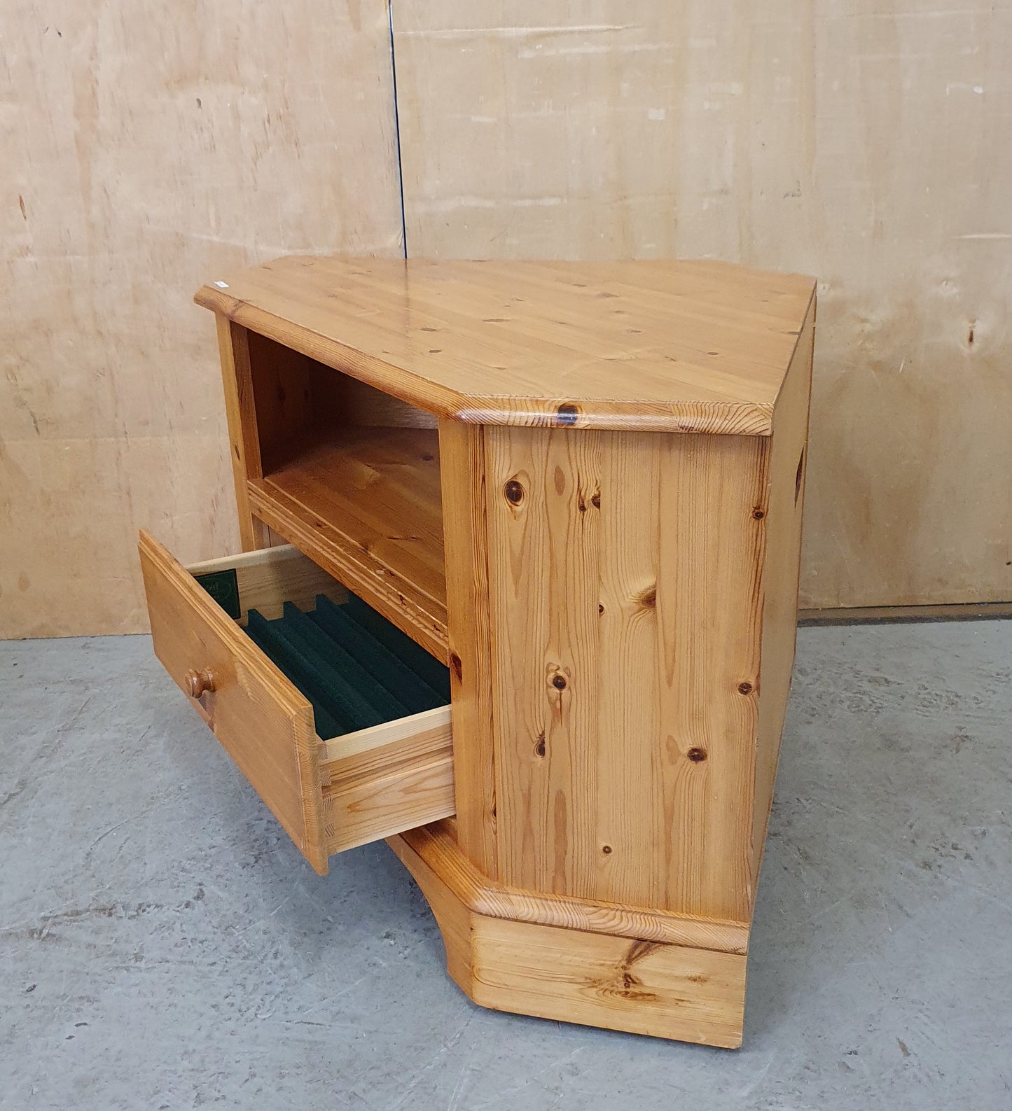 DUCAL Pine Corner TV Stand with Green Velvet Lined Drawer and Central Shelf - EL104071