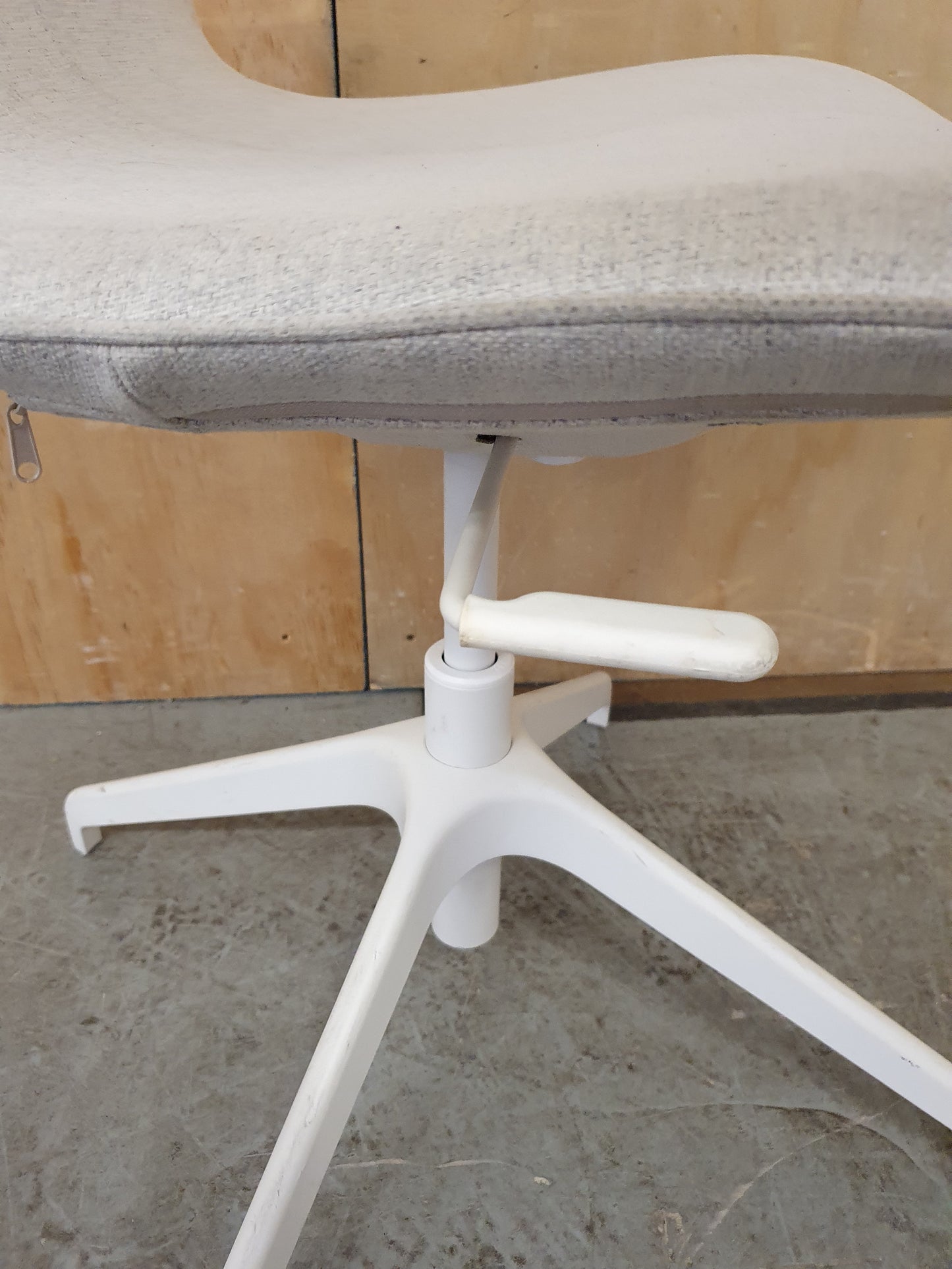 IKEA LÅNGFJÄLL Off White Fabric Office Chair - 104343