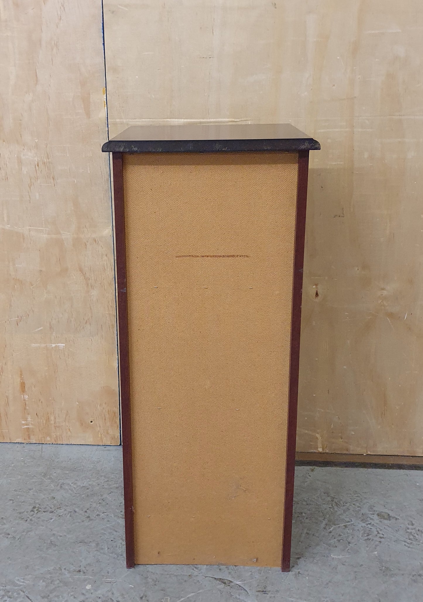 Small Mahogany Cabinet with 1 Door and 2 Internal Shelves - EL104445