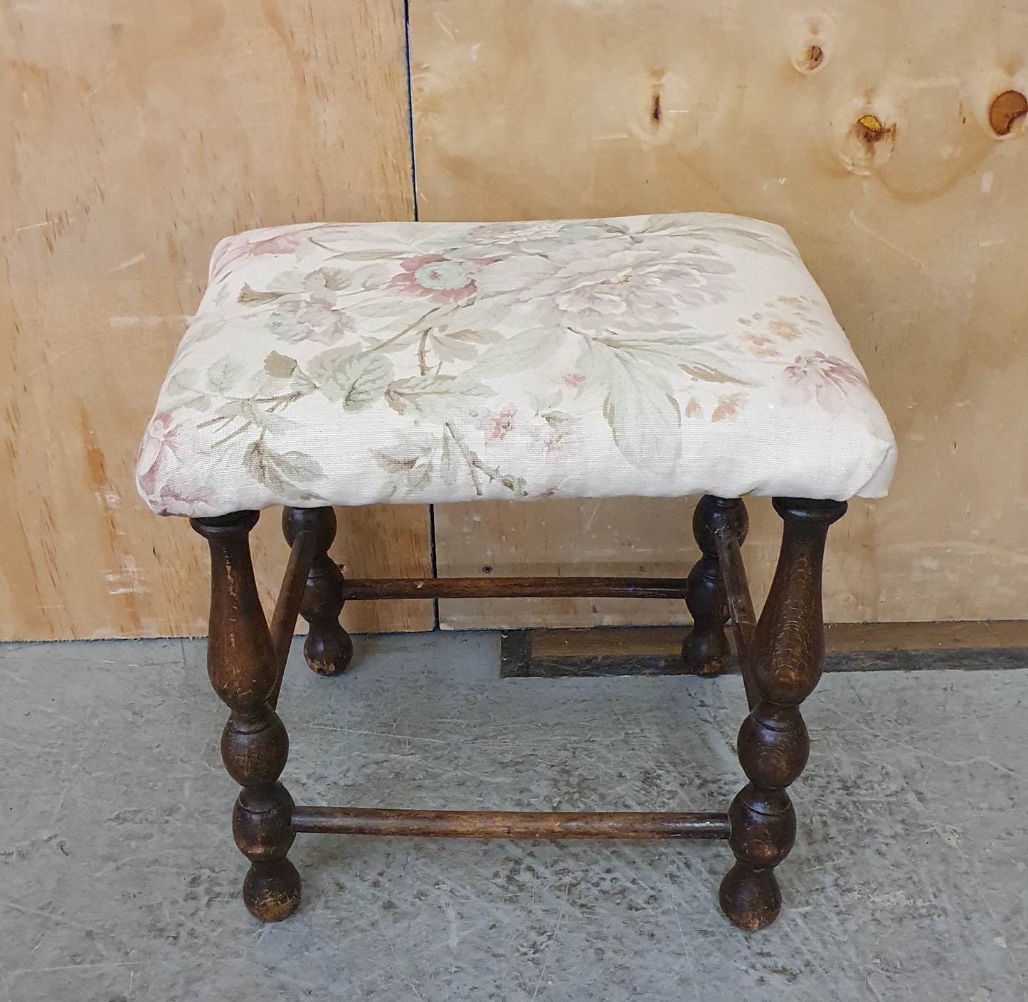 Small Mahogany Frame Foot Stool with Floral Fabric Seat Cover - EL104483