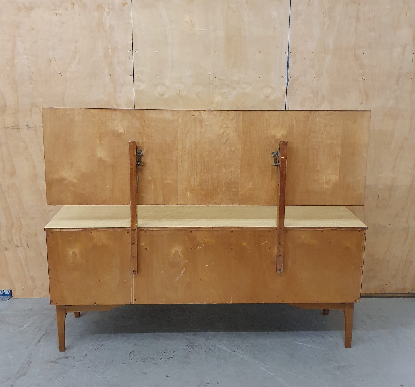 Vintage Wood Vaneer Beige Colour Dressing Table with Mirror - 103478