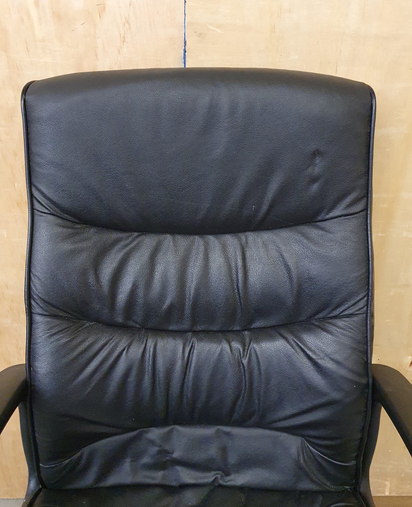 Black Leather Office Chair with Chrome Frame - EL104440