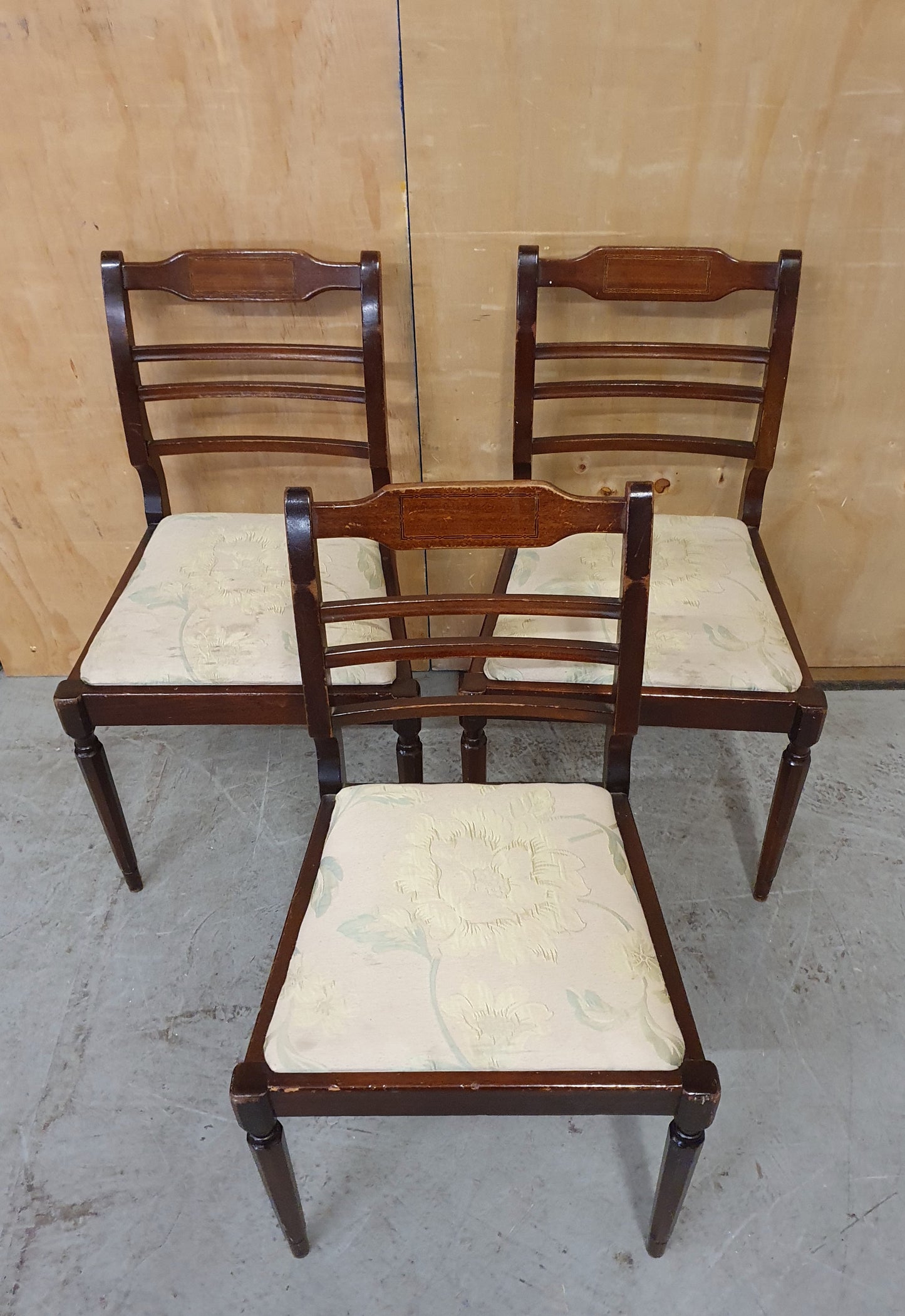 5 Matching Antique Mahogany Dining Chairs with Remavable Seats - 104146 / 104147 / 104148 / 104149 / 104150